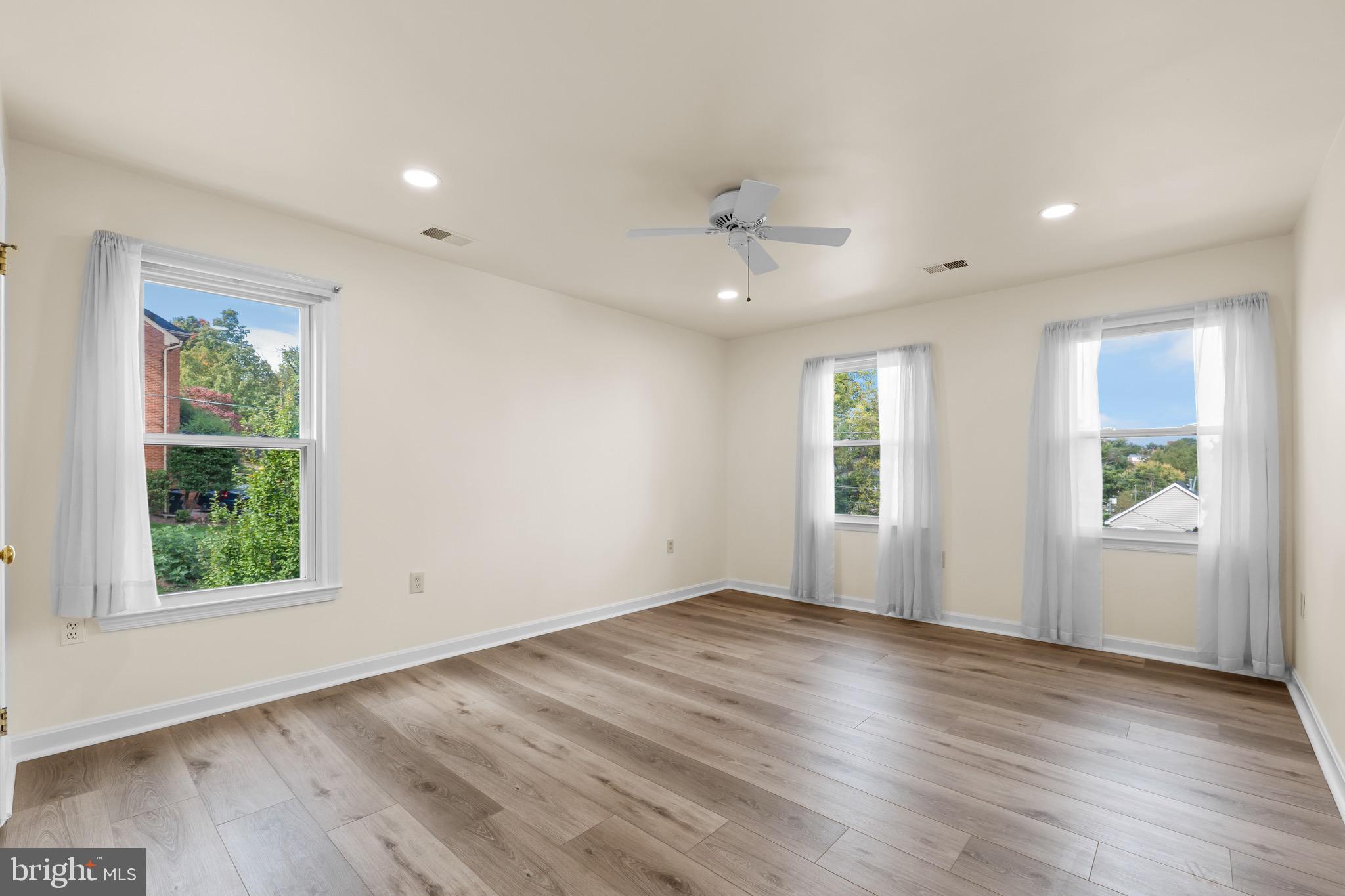 ARLINGTON RIDGE - Residential Lease