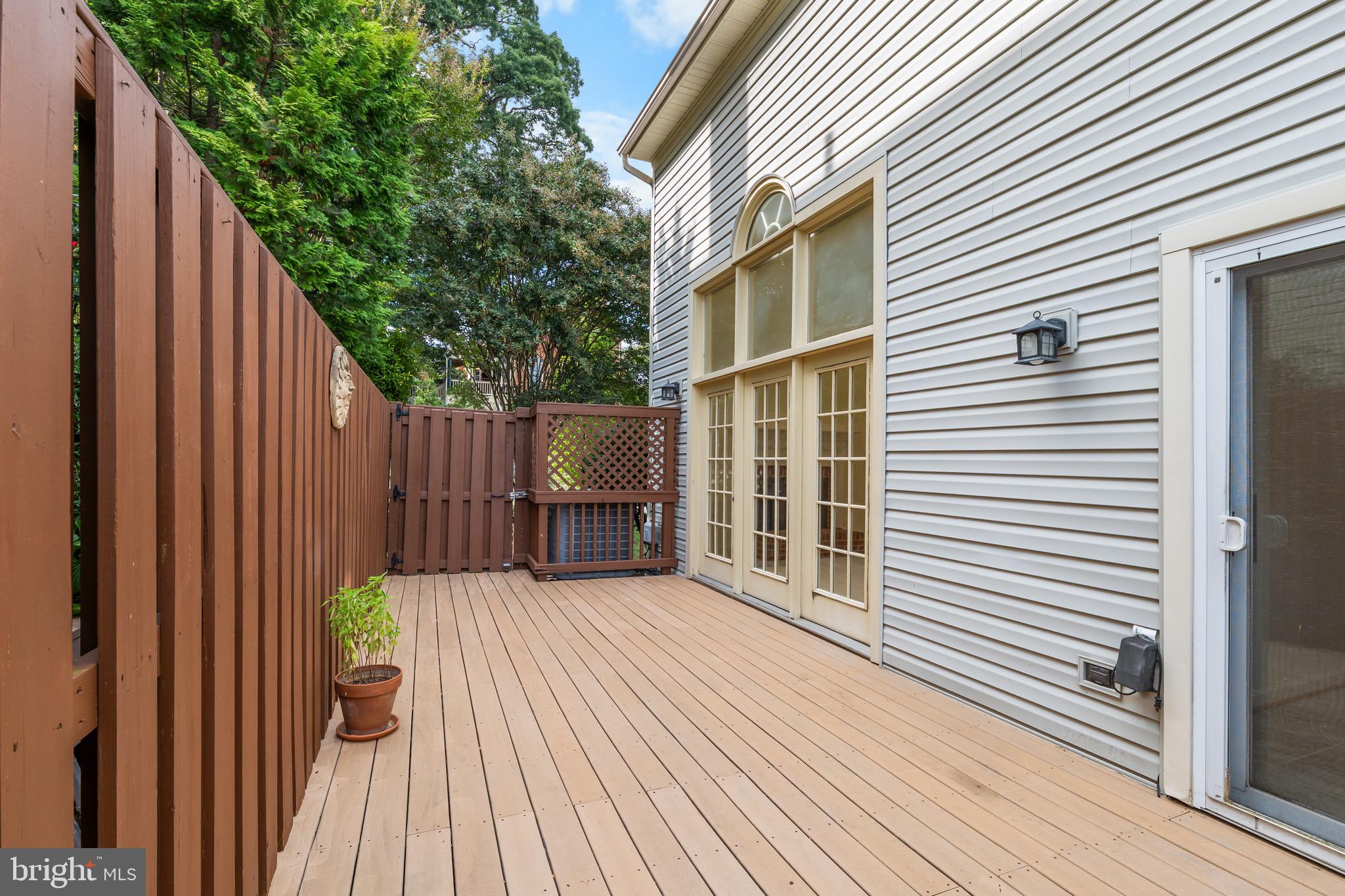 ARLINGTON RIDGE - Residential Lease