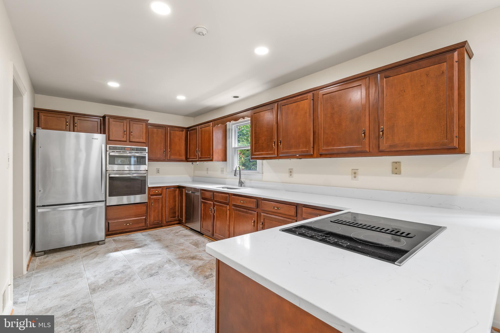 ARLINGTON RIDGE - Residential Lease