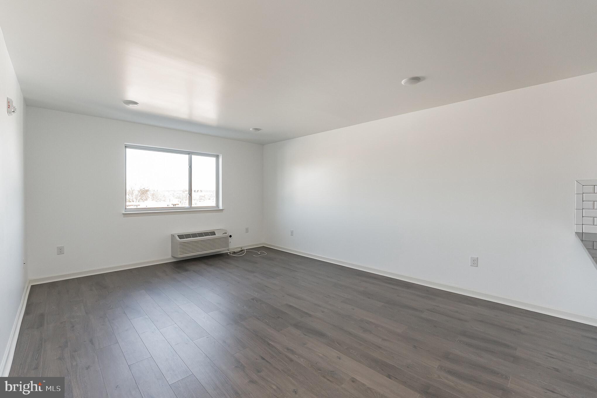 ROXBOROUGH - Residential Lease