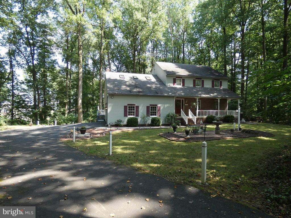 Photo of 6094 White Pine Drive, Elizabethtown, PA 17022 (MLS # PALA2053204)