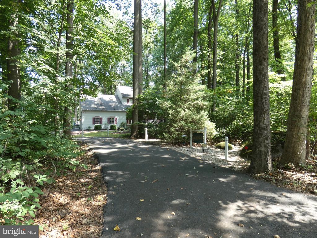 Photo of 6094 White Pine Drive, Elizabethtown, PA 17022 (MLS # PALA2053204)