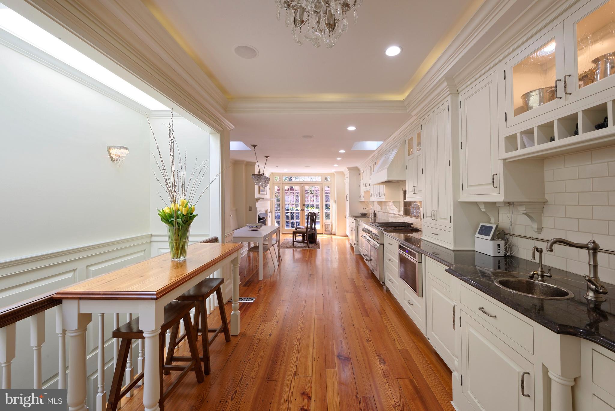 OLD TOWN ALEXANDRIA - Residential