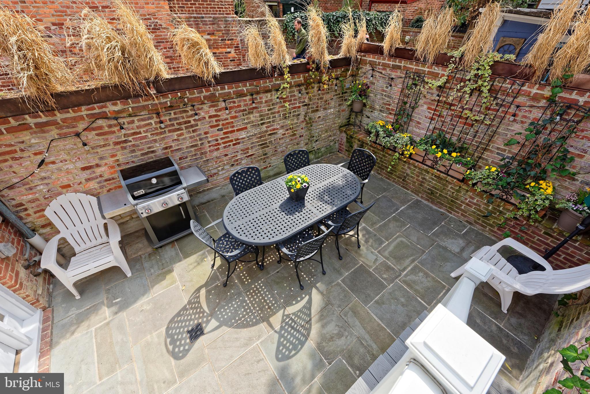 OLD TOWN ALEXANDRIA - Residential