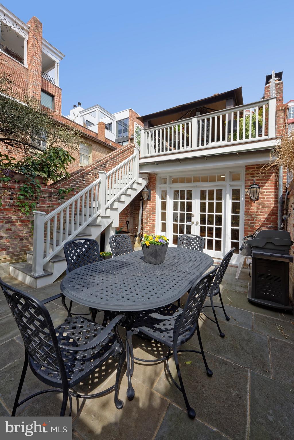 OLD TOWN ALEXANDRIA - Residential