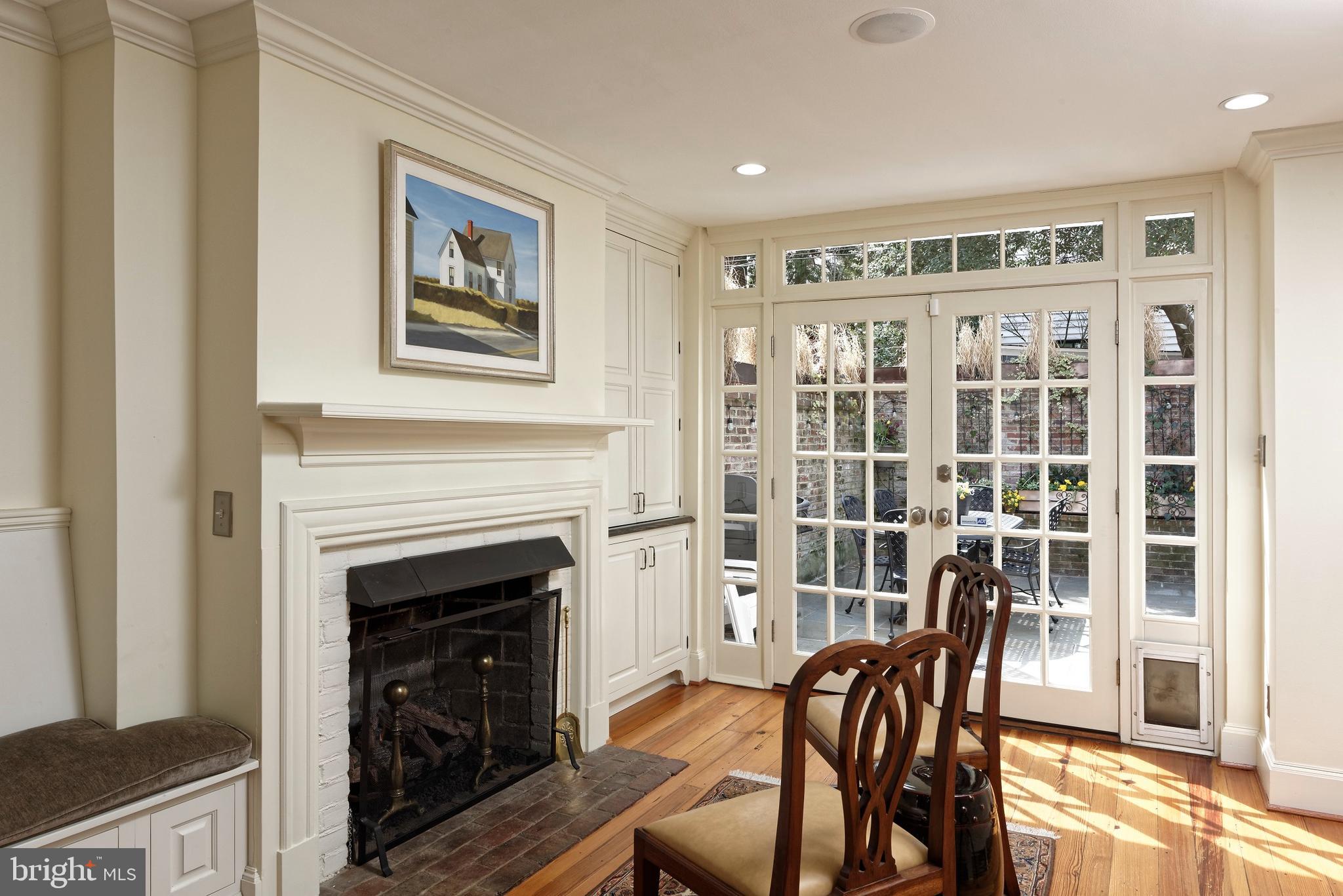 OLD TOWN ALEXANDRIA - Residential