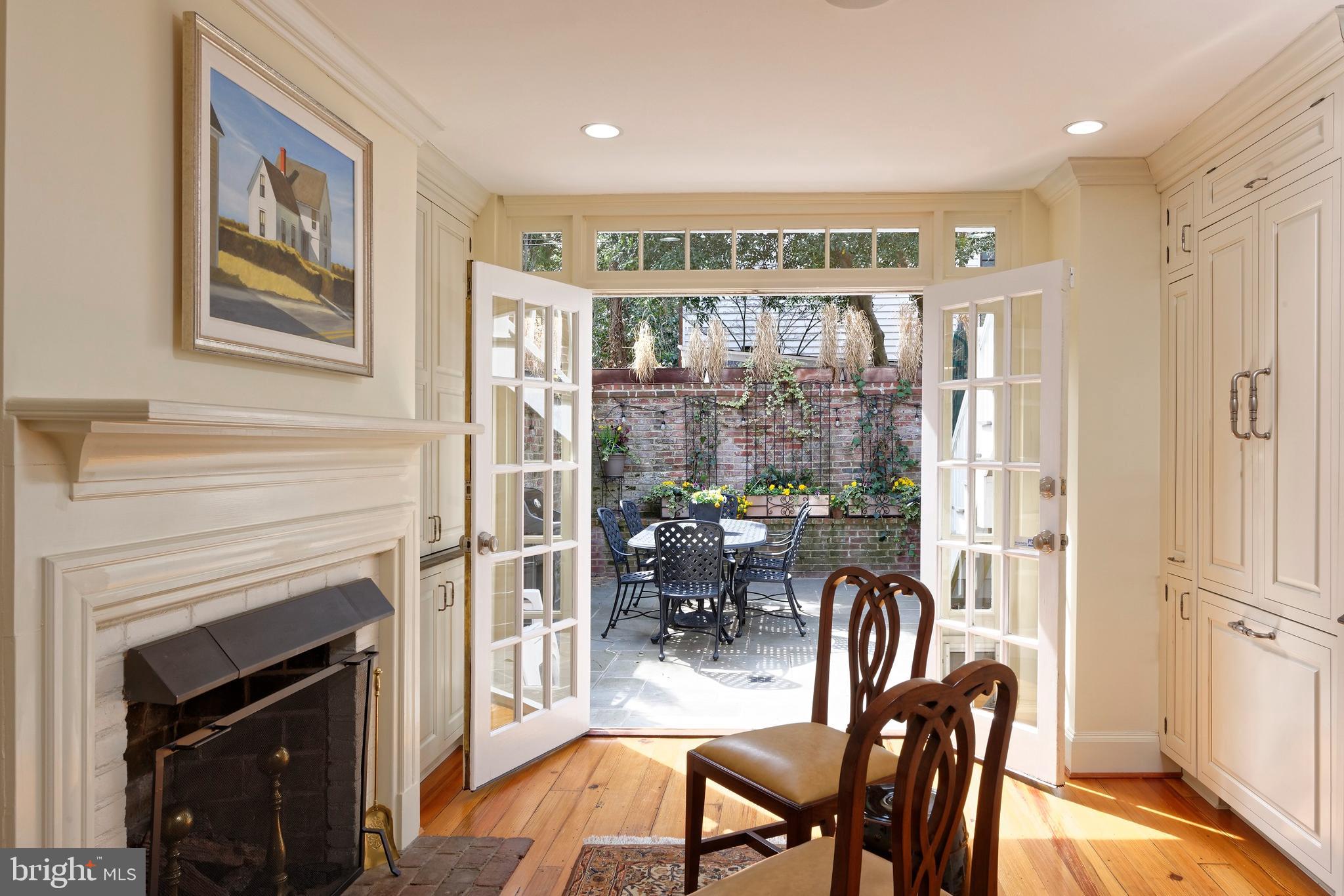 OLD TOWN ALEXANDRIA - Residential