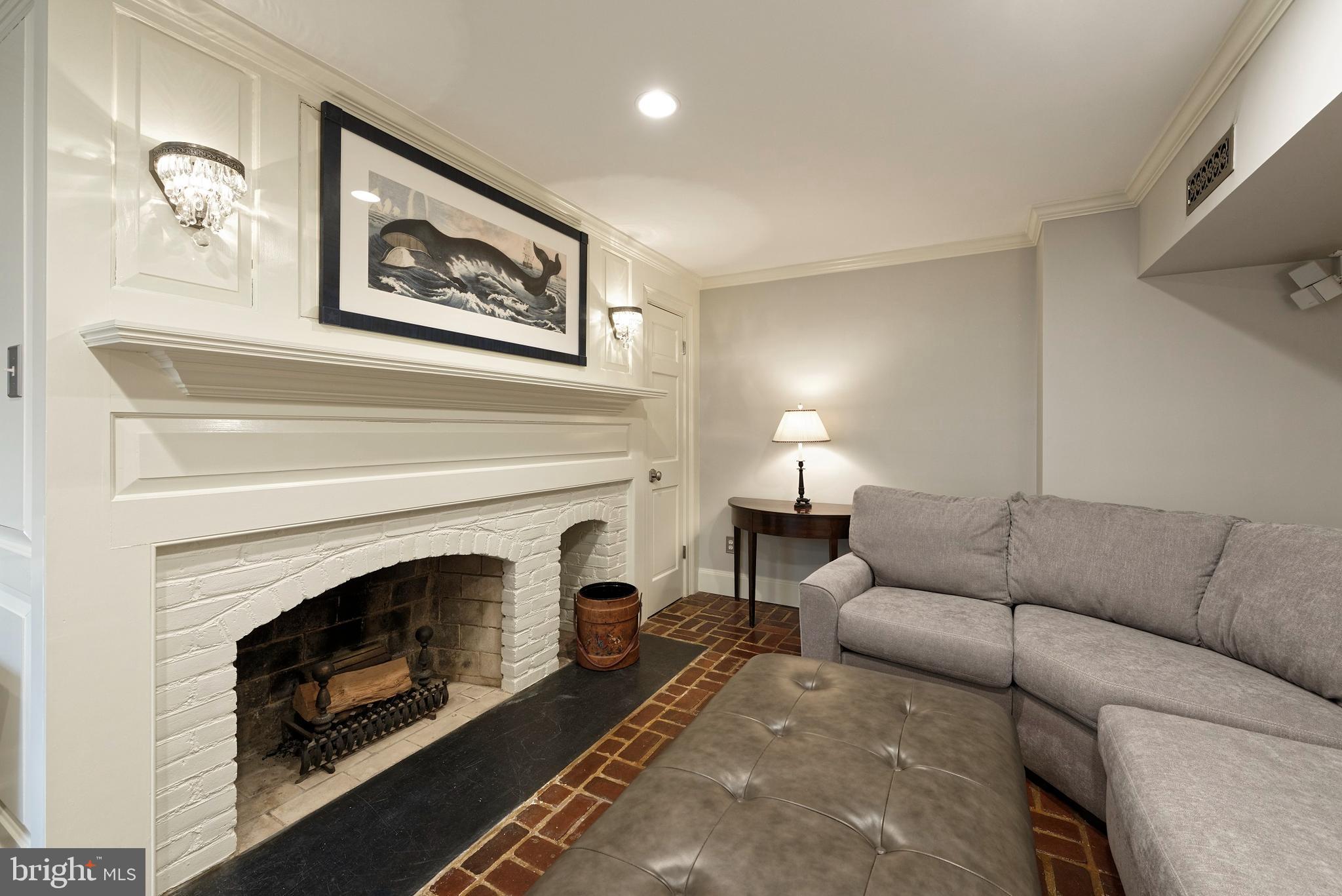 OLD TOWN ALEXANDRIA - Residential