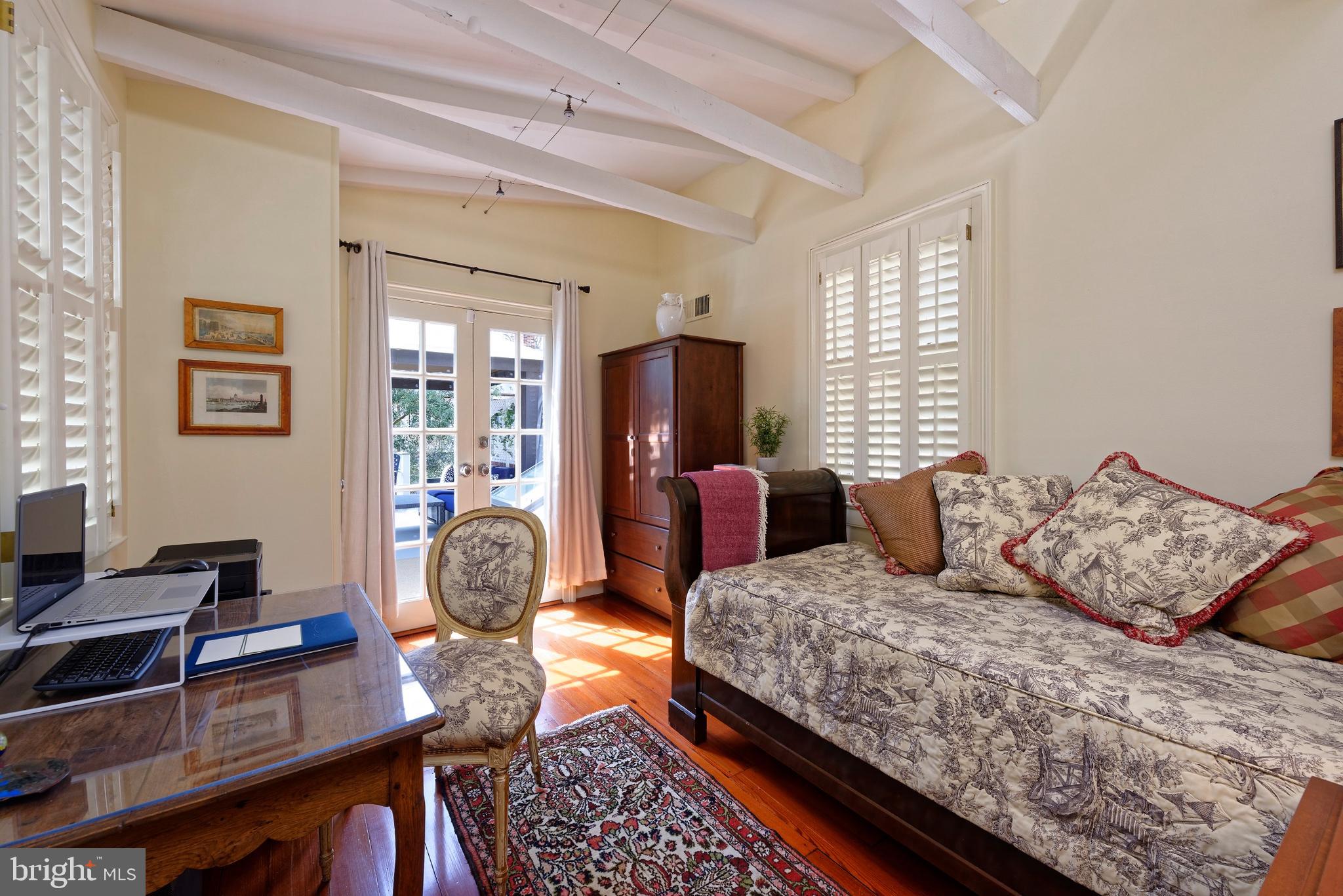 OLD TOWN ALEXANDRIA - Residential