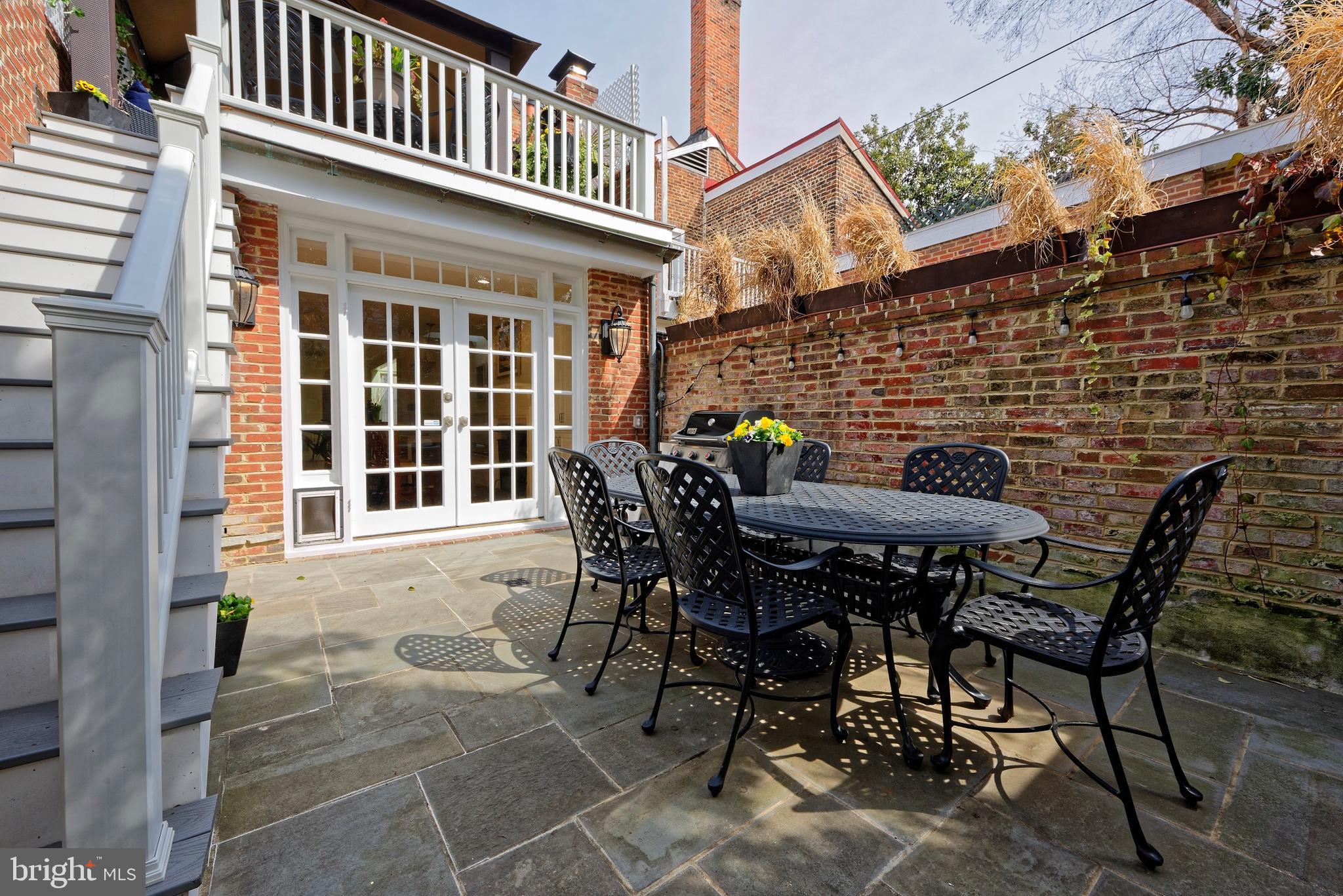 OLD TOWN ALEXANDRIA - Residential