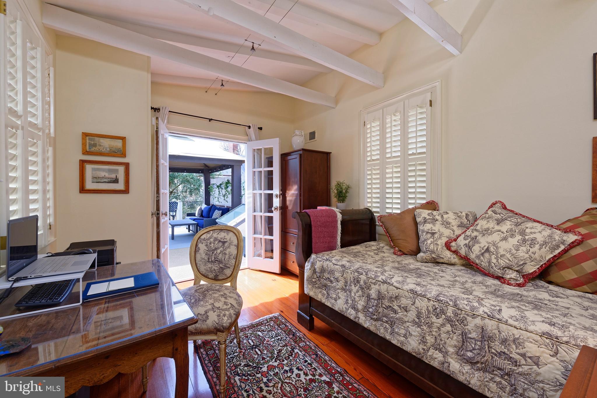 OLD TOWN ALEXANDRIA - Residential