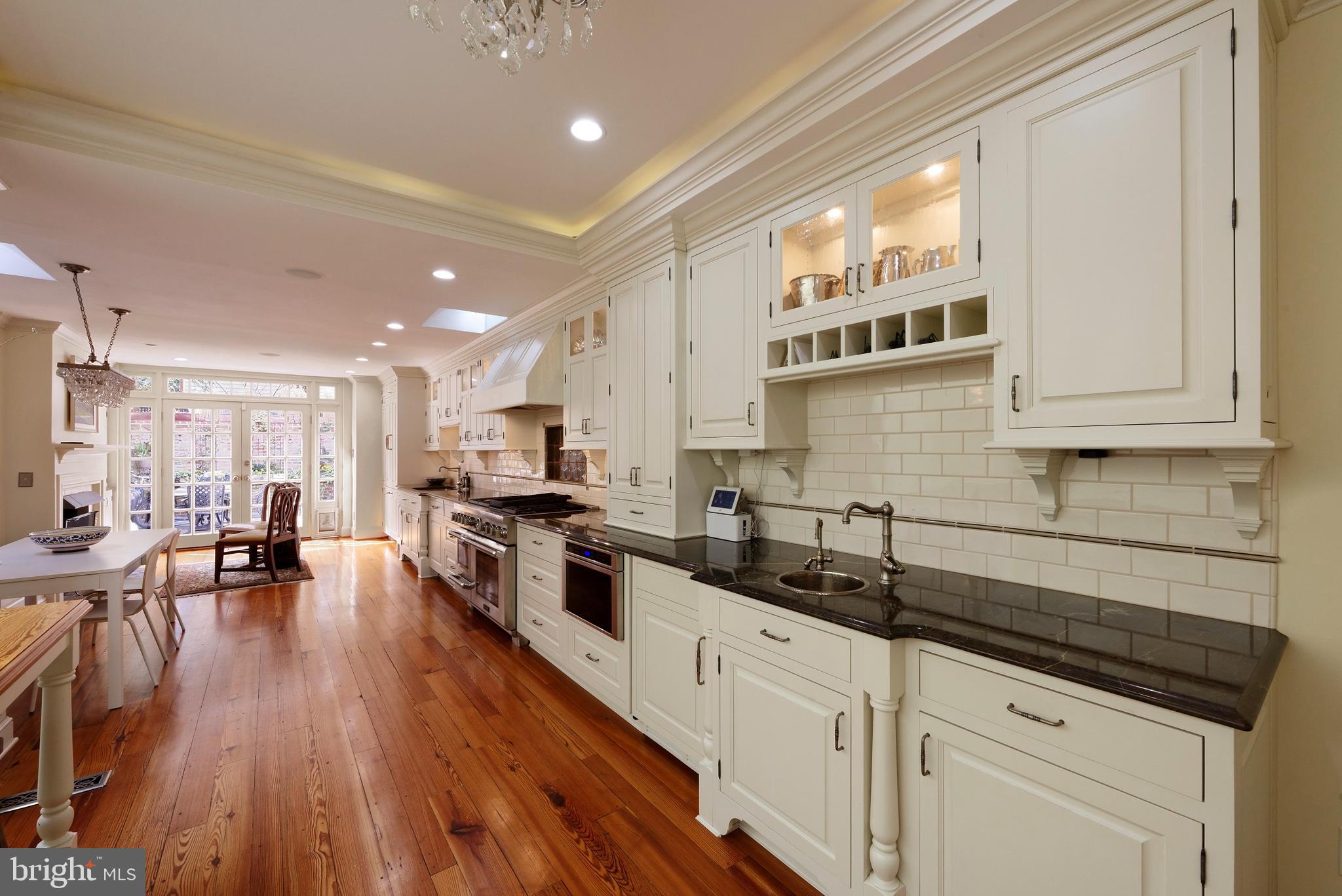 OLD TOWN ALEXANDRIA - Residential