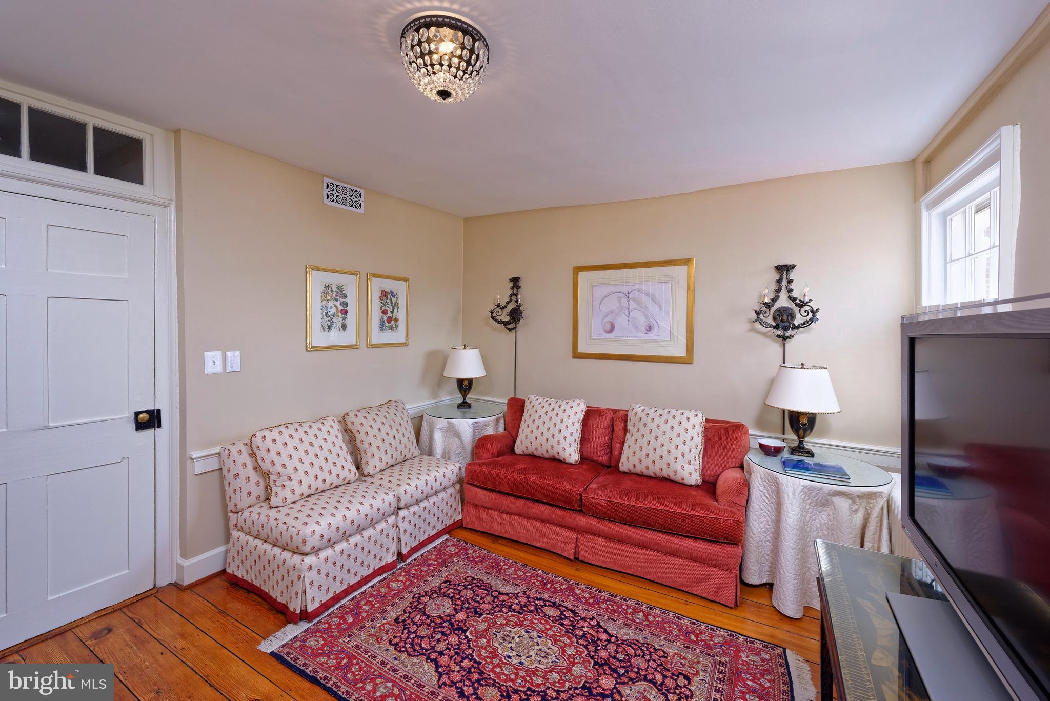 OLD TOWN ALEXANDRIA - Residential