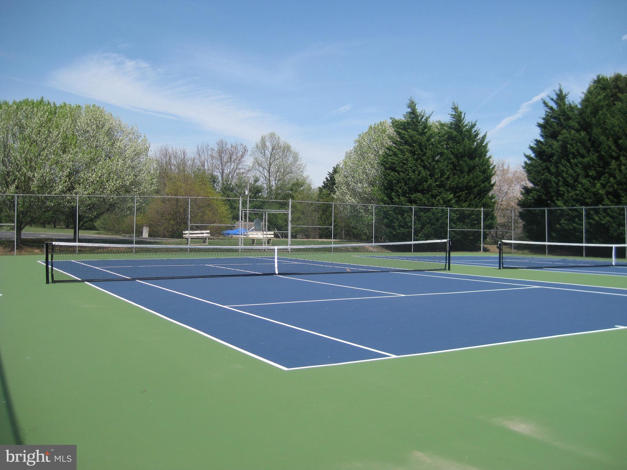 LAKE CAROLINE - Residential