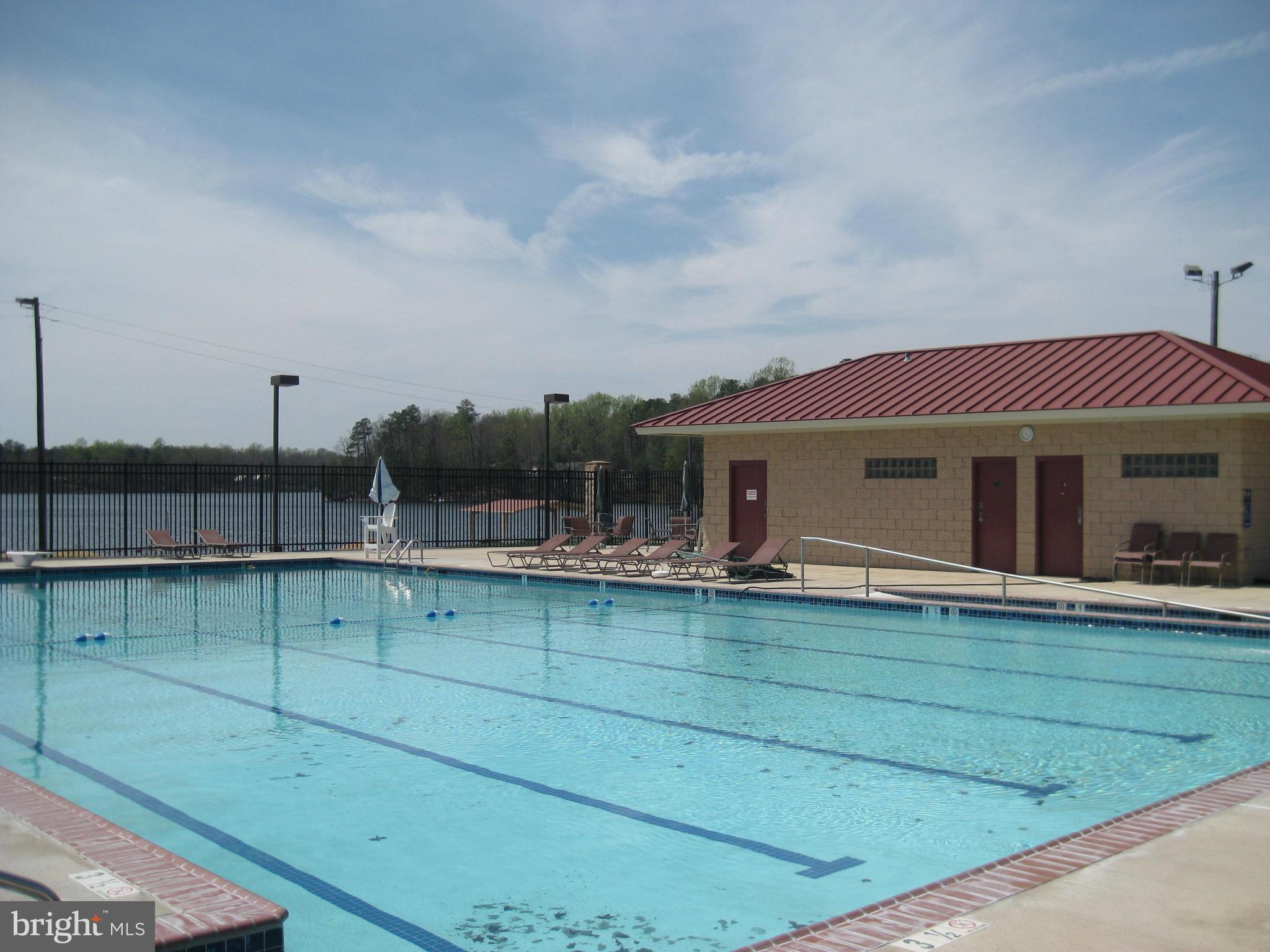 LAKE CAROLINE - Residential