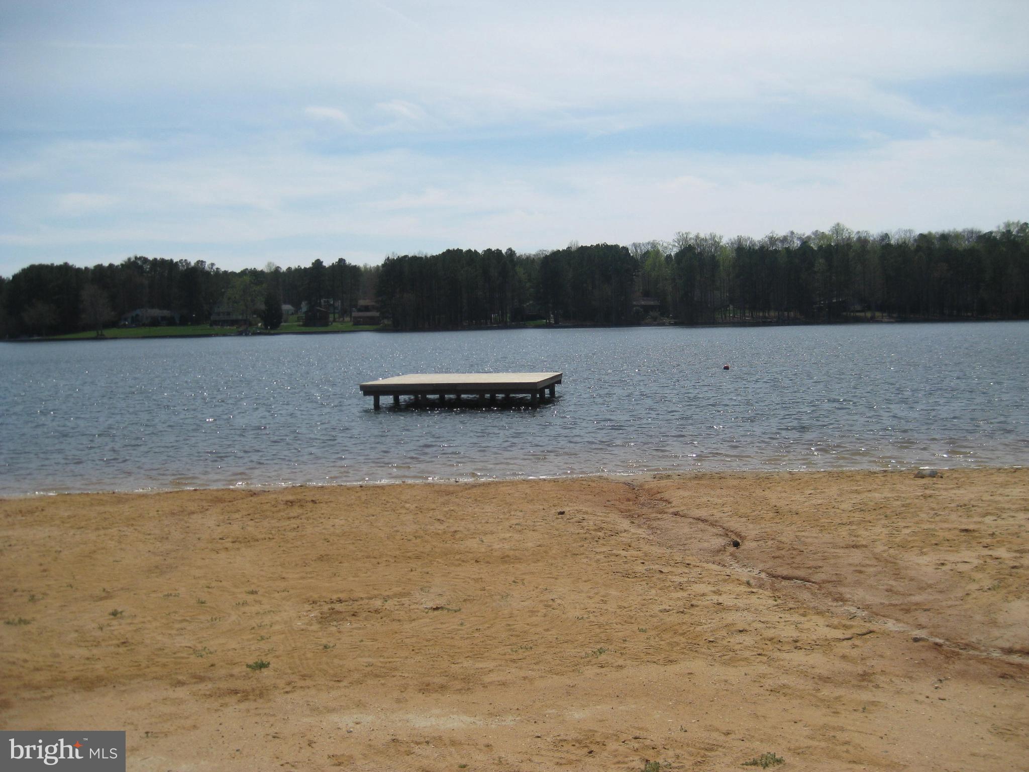LAKE CAROLINE - Residential