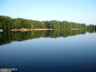 LAKE CAROLINE - Residential