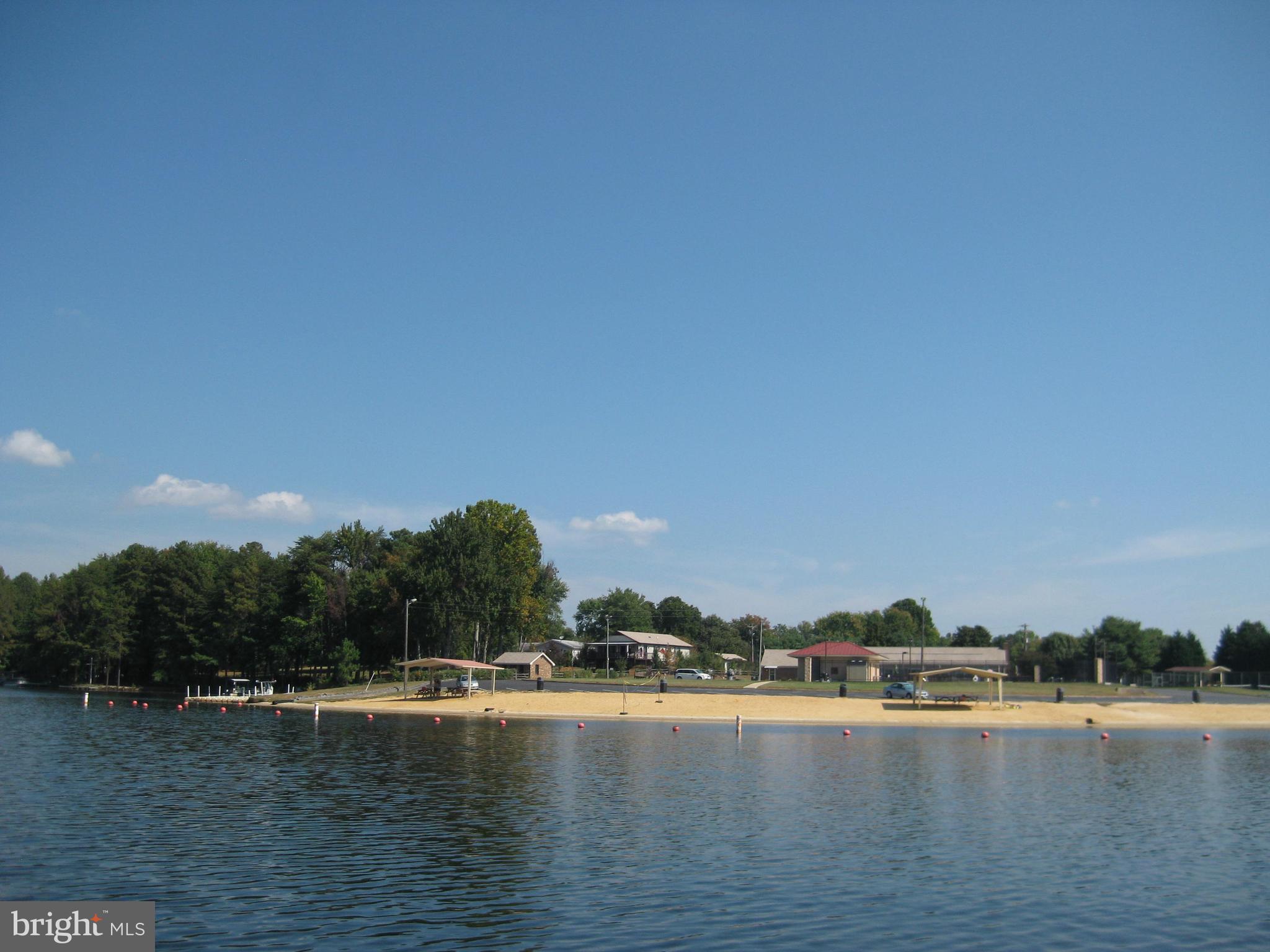 LAKE CAROLINE - Residential