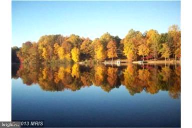 LAKE CAROLINE - Residential