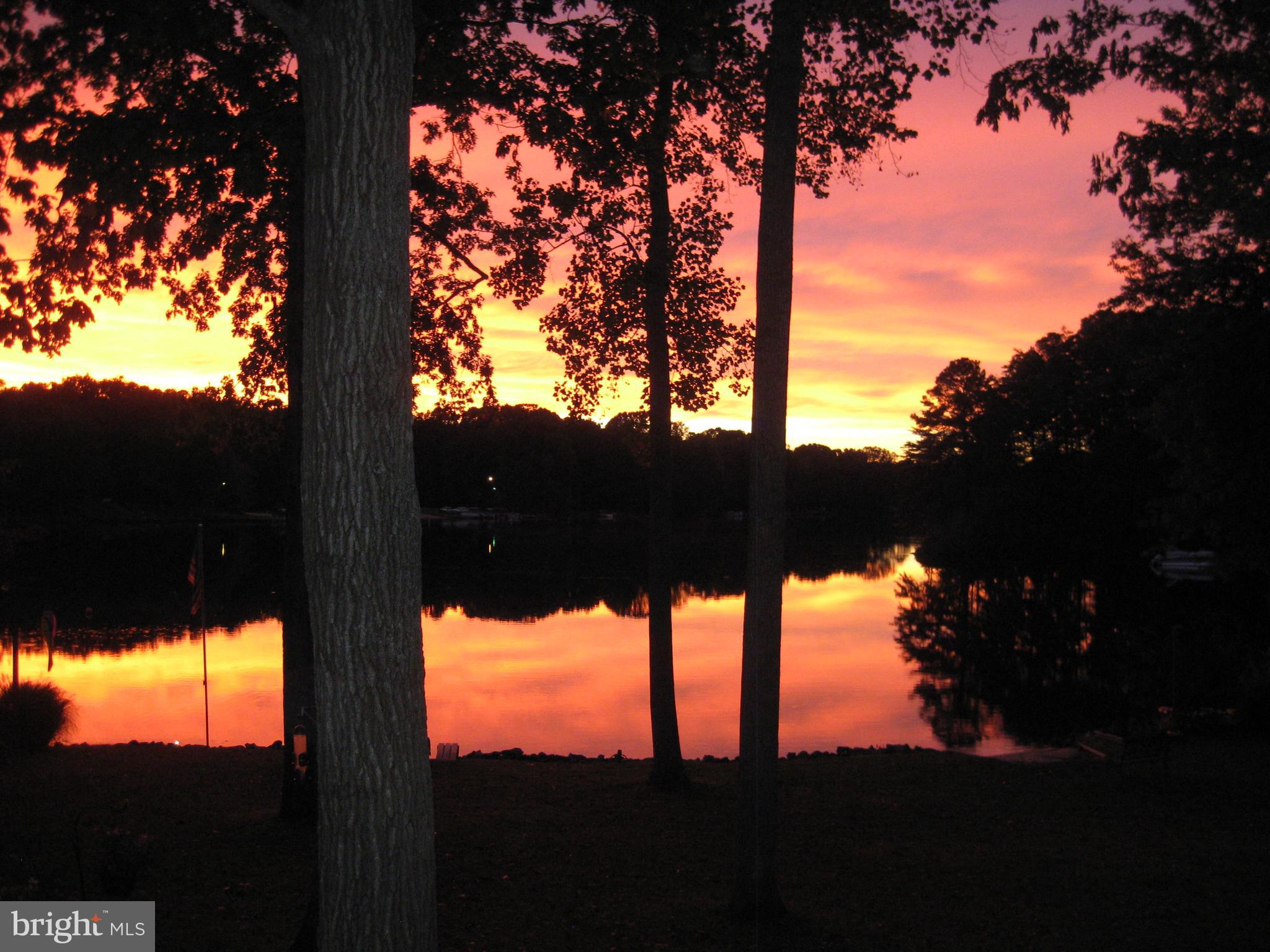 LAKE CAROLINE - Residential