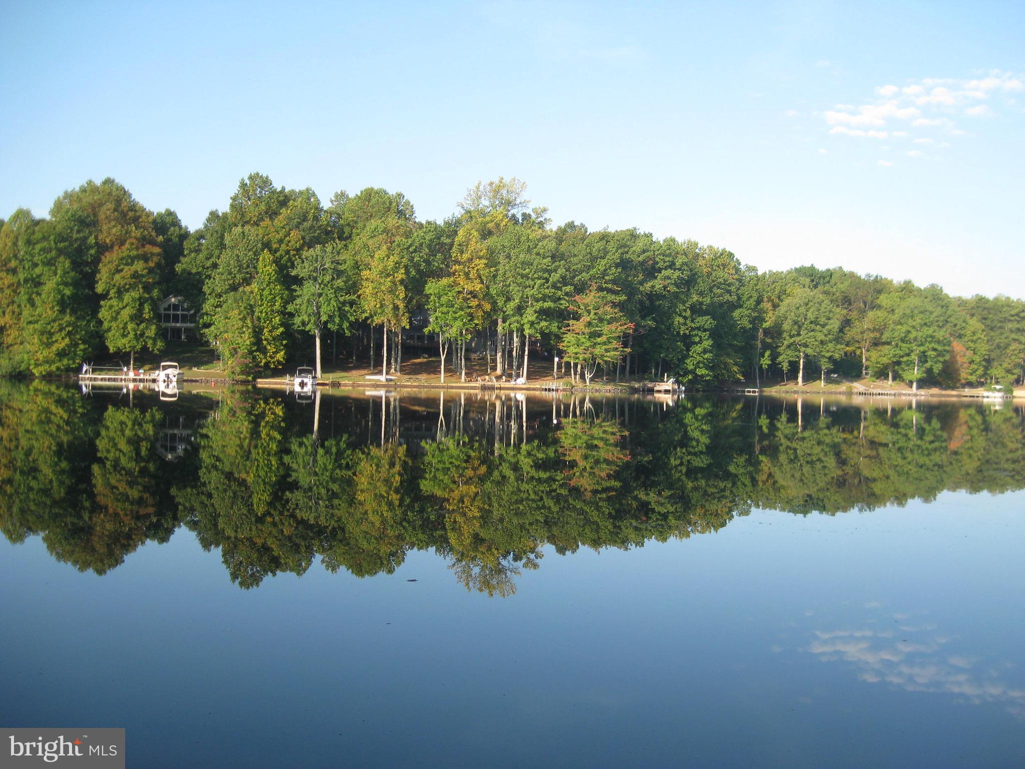 LAKE CAROLINE - Residential