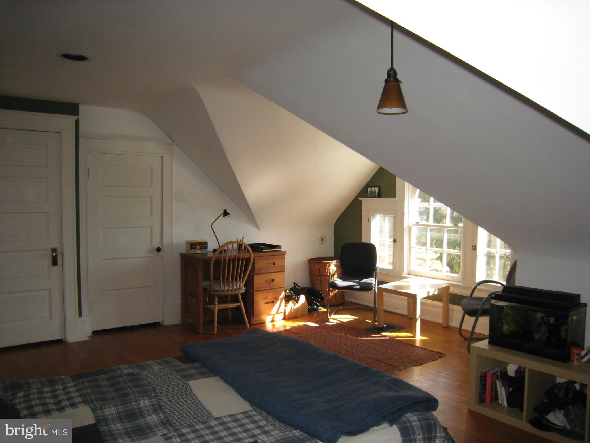 ROLAND PARK - Residential