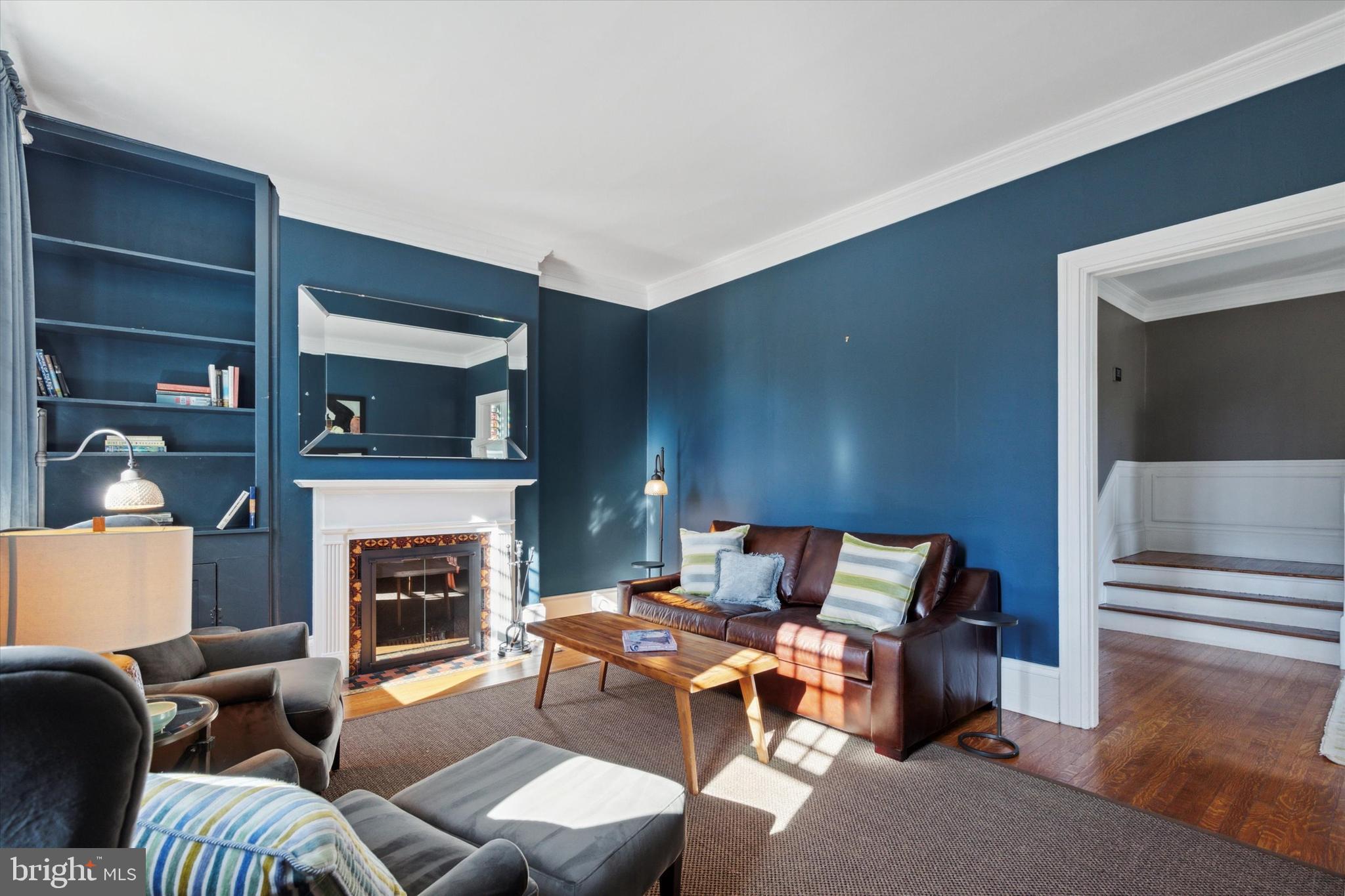 CHESTNUT HILL - Residential