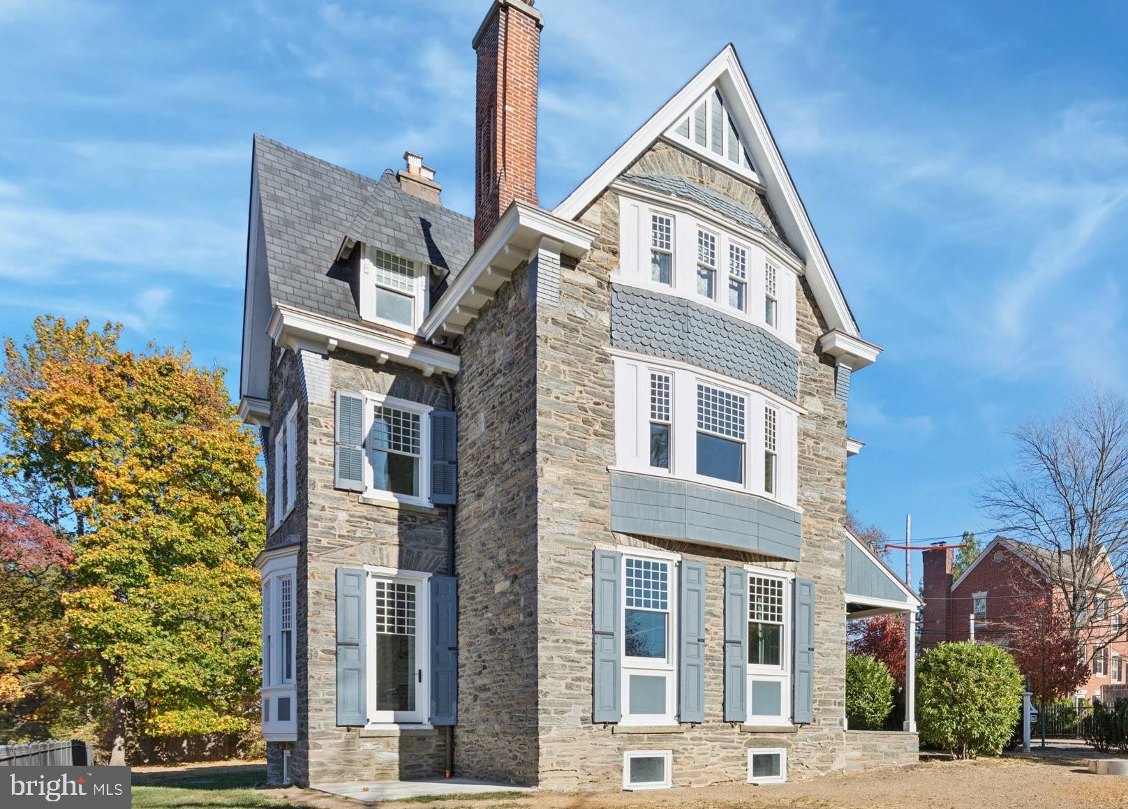 CHESTNUT HILL - Residential