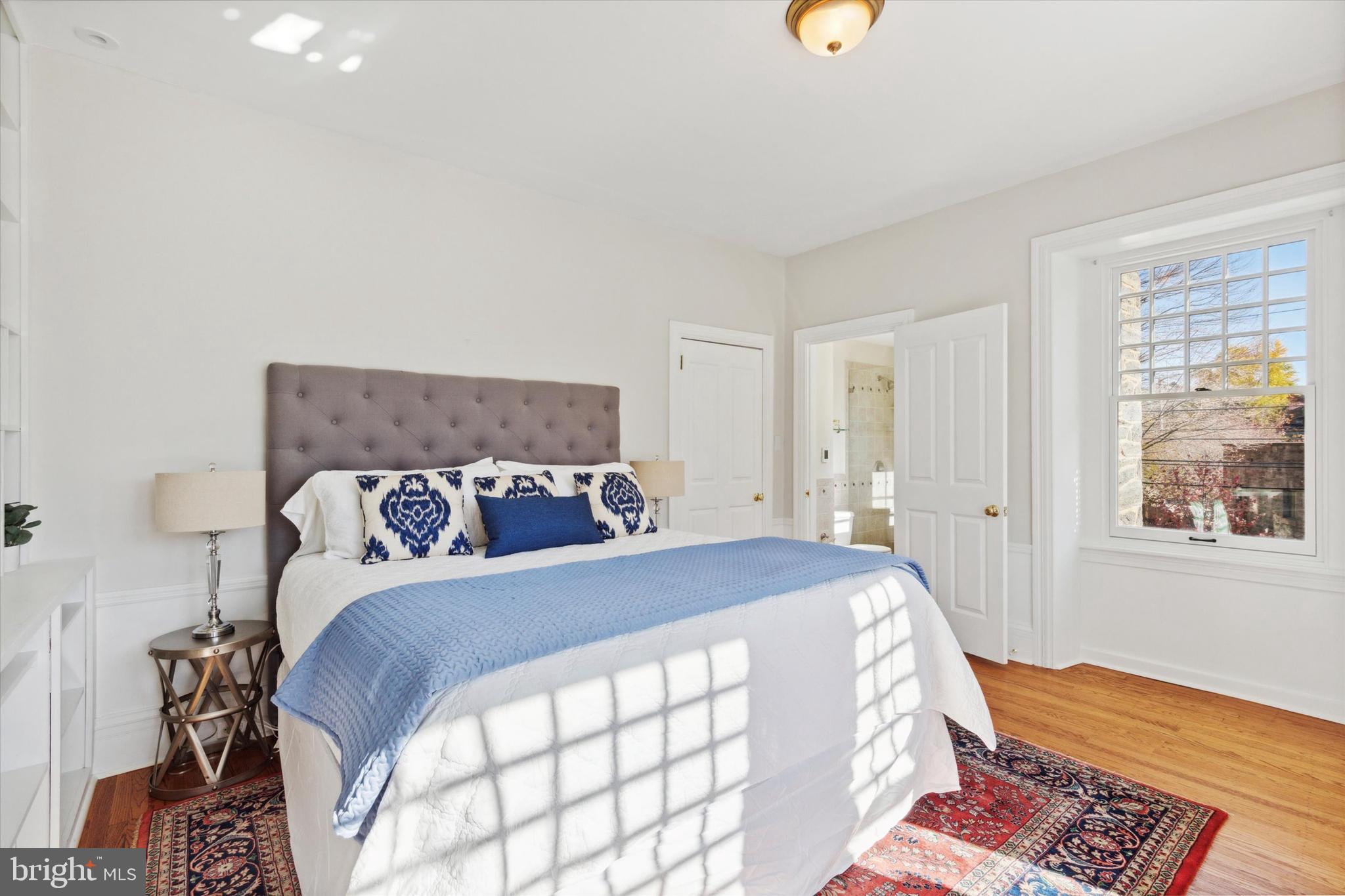 CHESTNUT HILL - Residential