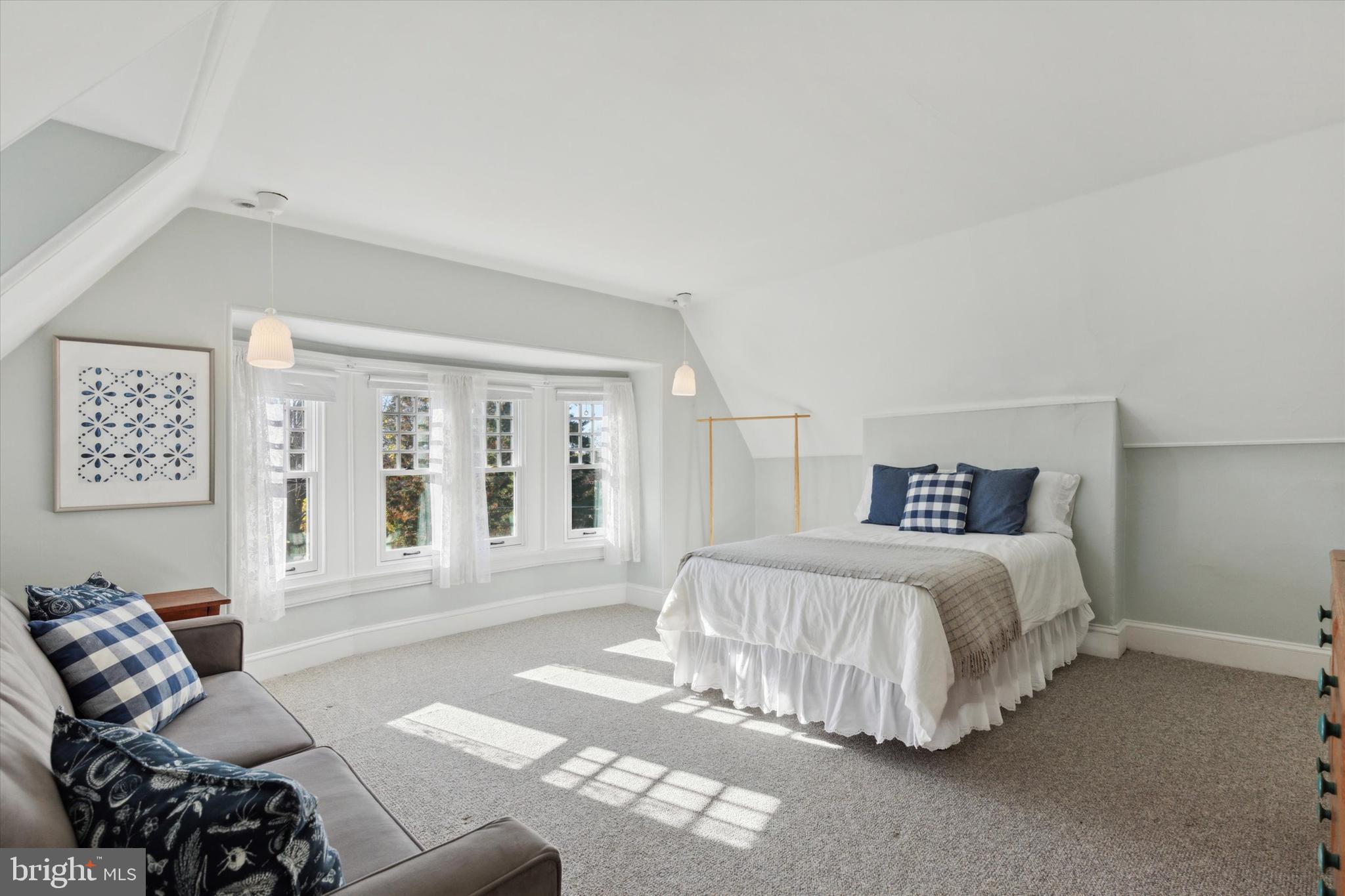 CHESTNUT HILL - Residential