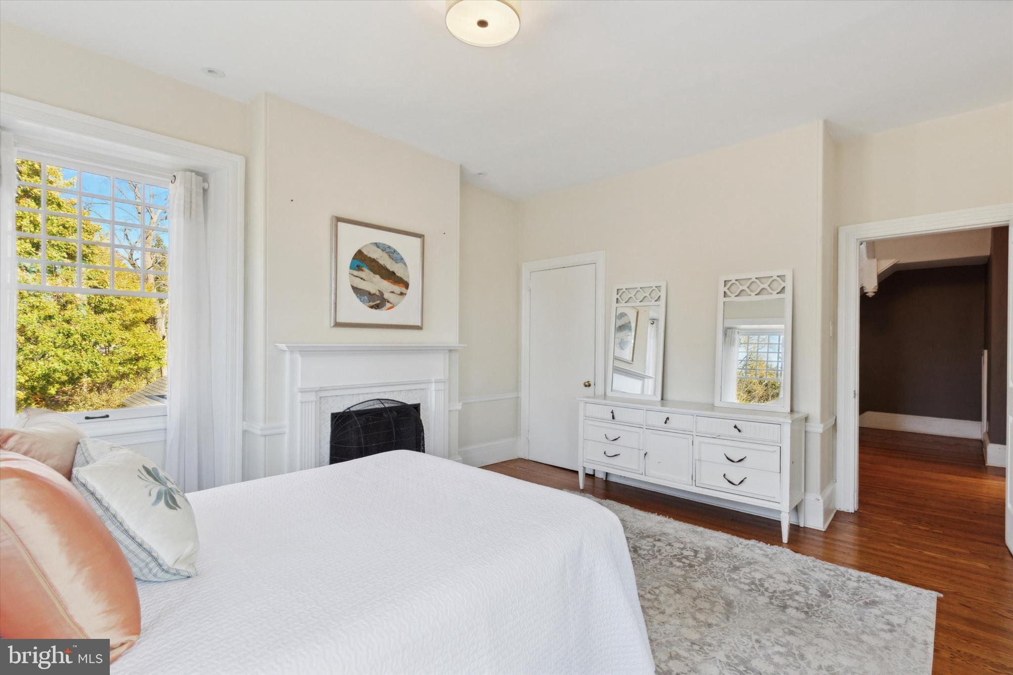 CHESTNUT HILL - Residential