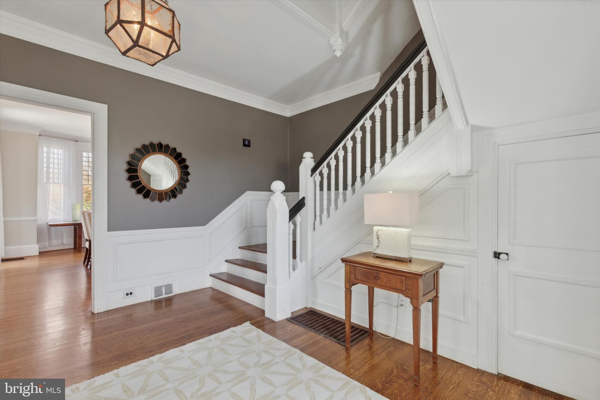 CHESTNUT HILL - Residential