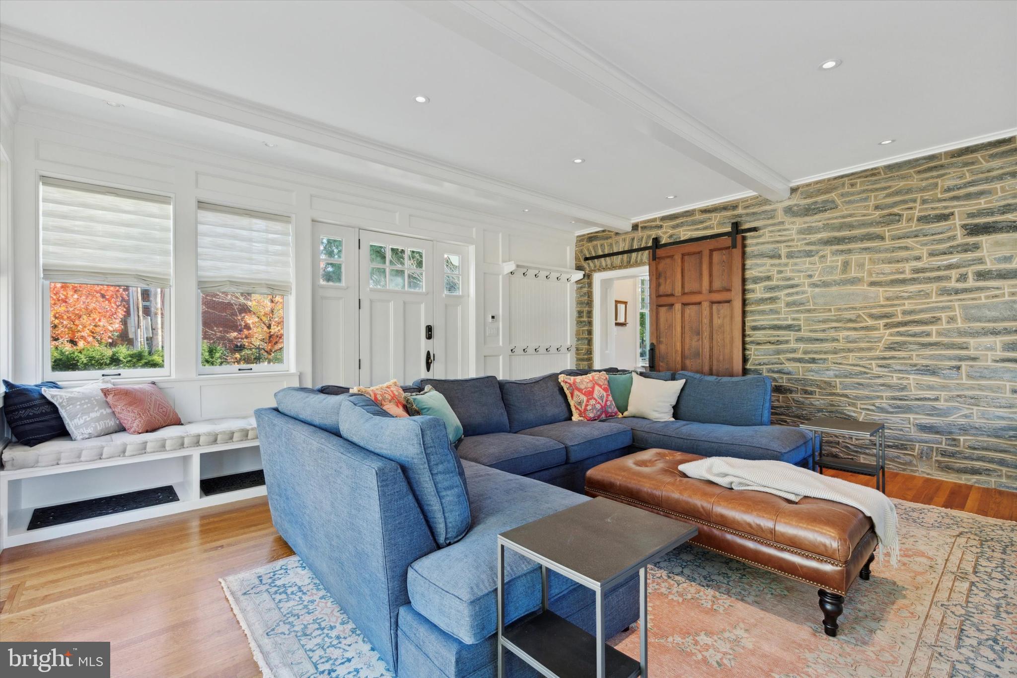 CHESTNUT HILL - Residential