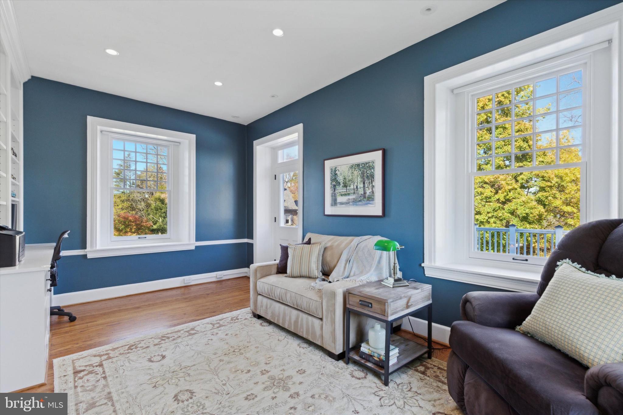 CHESTNUT HILL - Residential