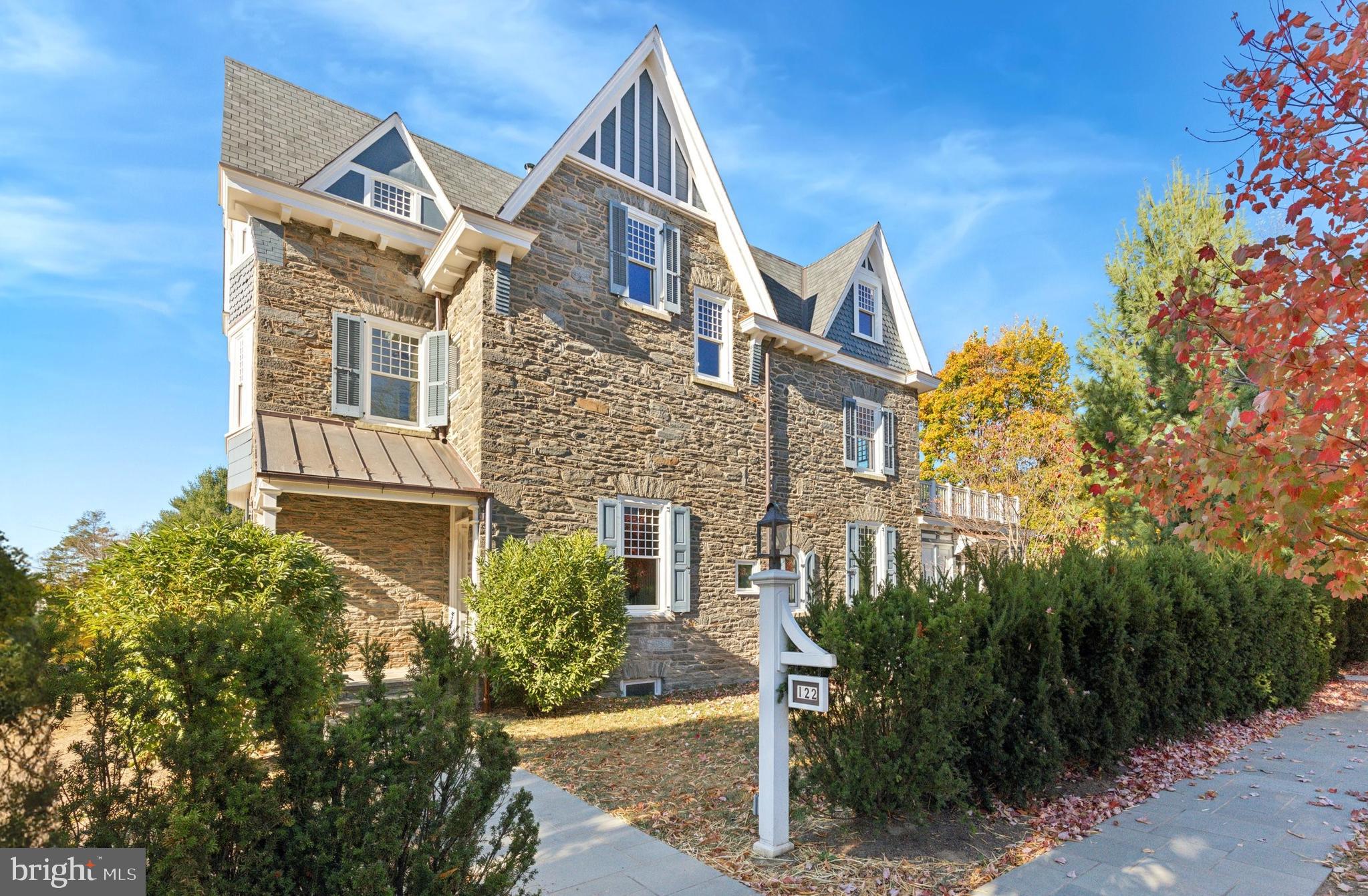 CHESTNUT HILL - Residential