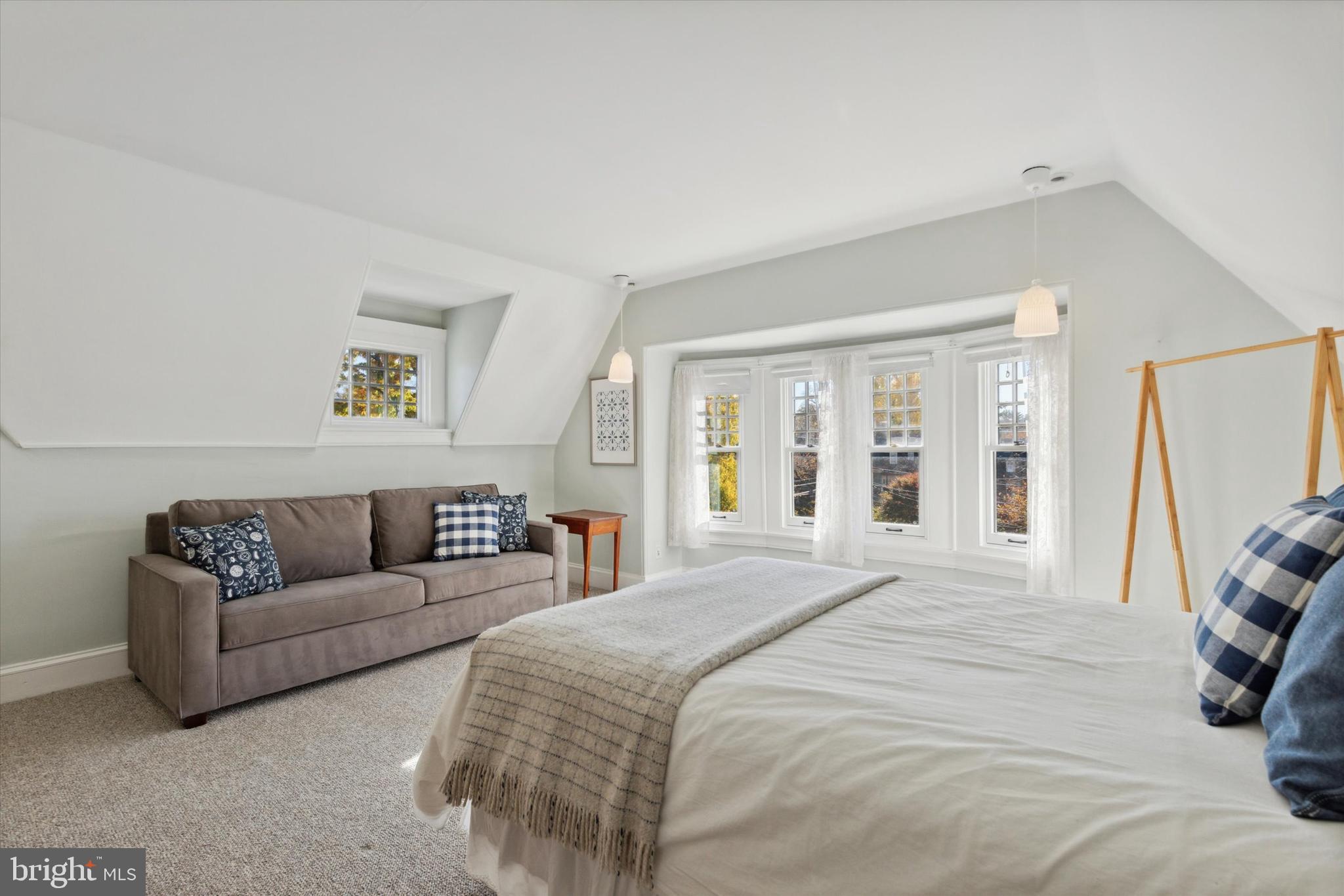 CHESTNUT HILL - Residential