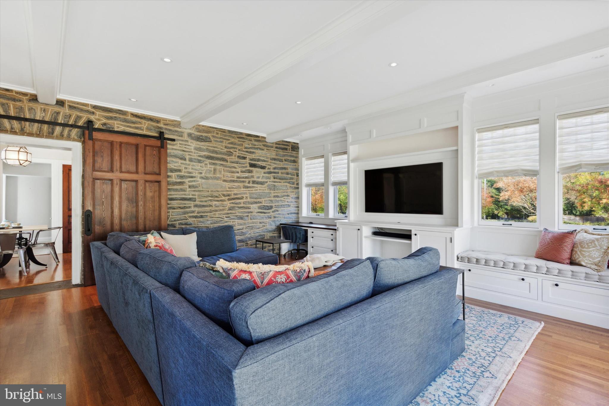 CHESTNUT HILL - Residential