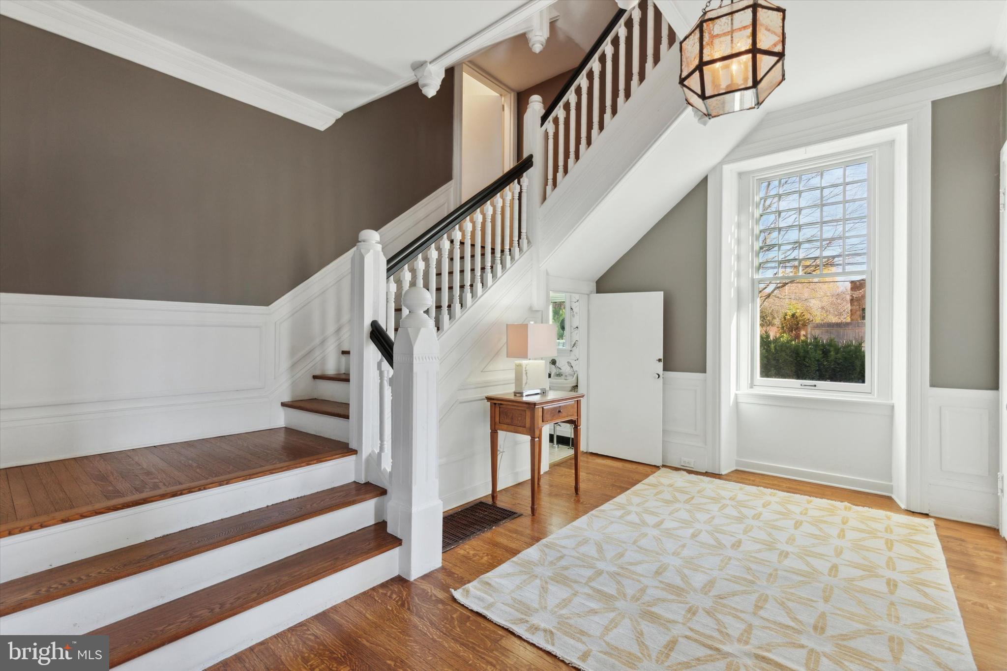 CHESTNUT HILL - Residential