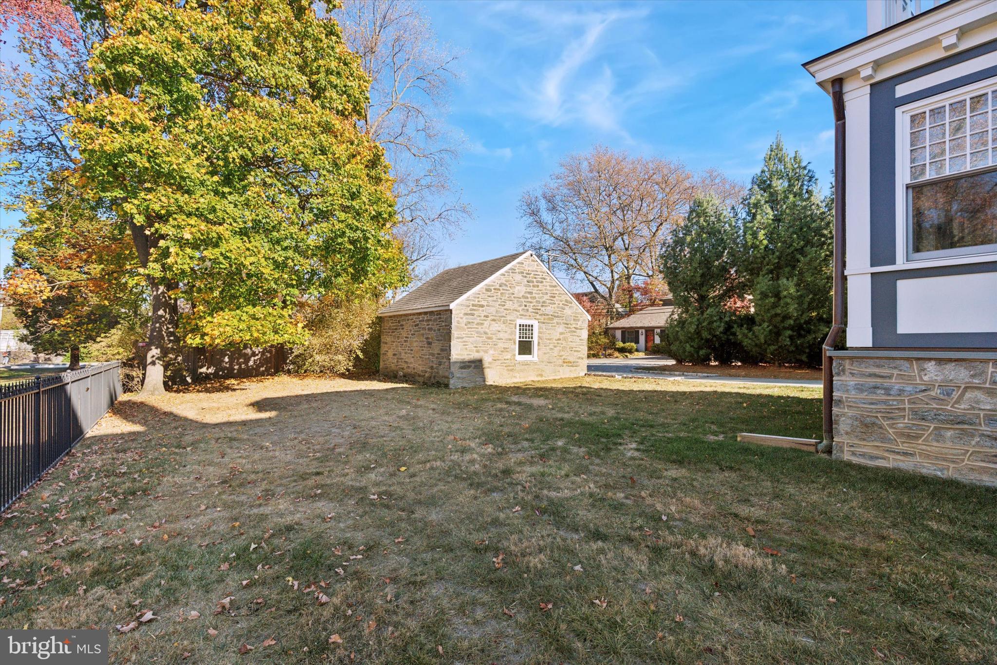 CHESTNUT HILL - Residential