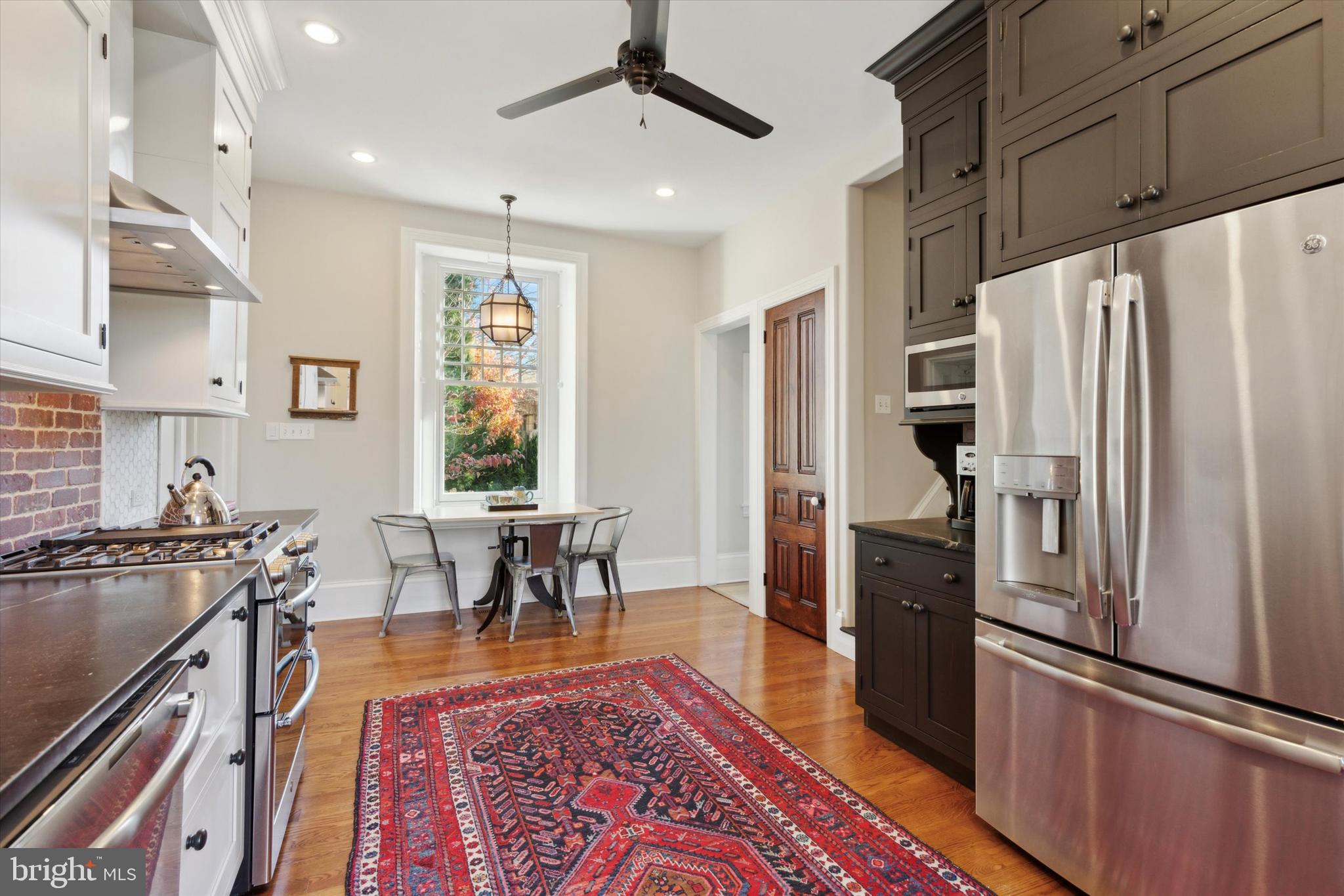 CHESTNUT HILL - Residential