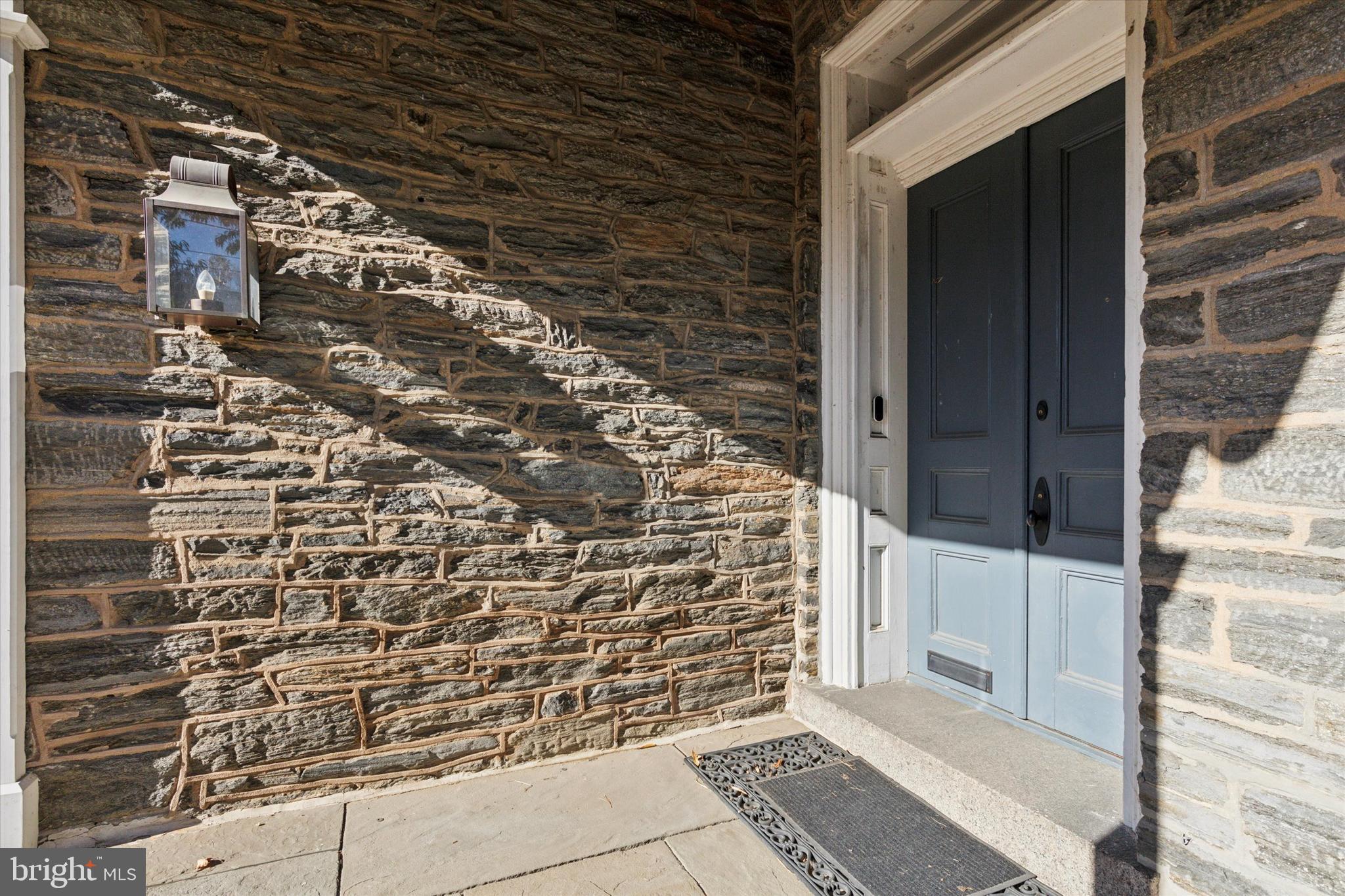 CHESTNUT HILL - Residential