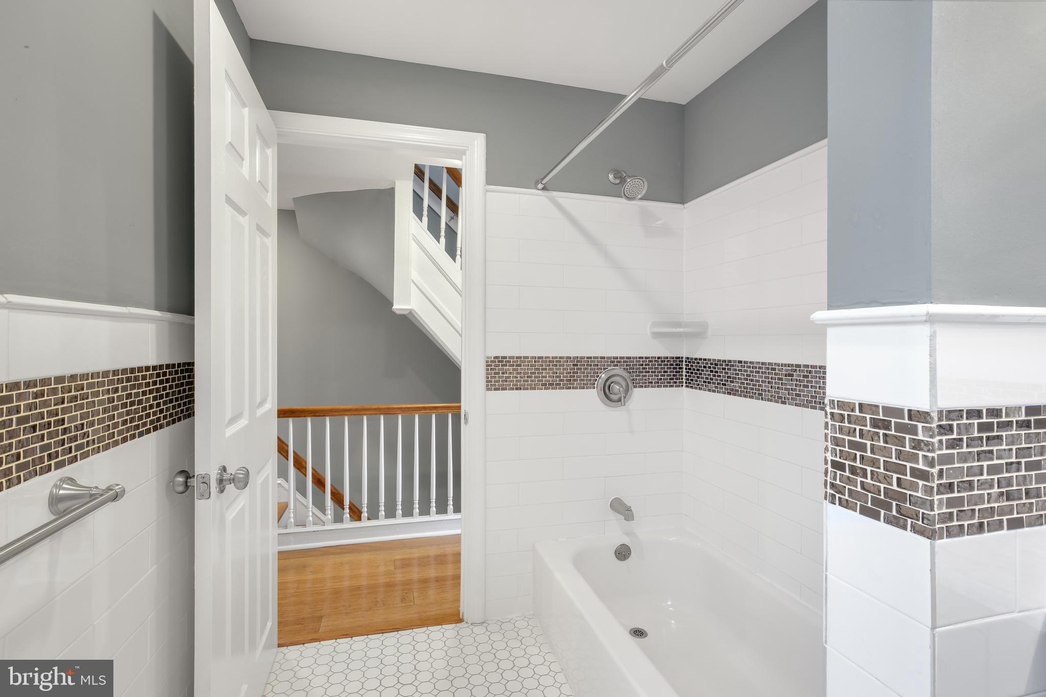 OLDE KENSINGTON - Residential Lease