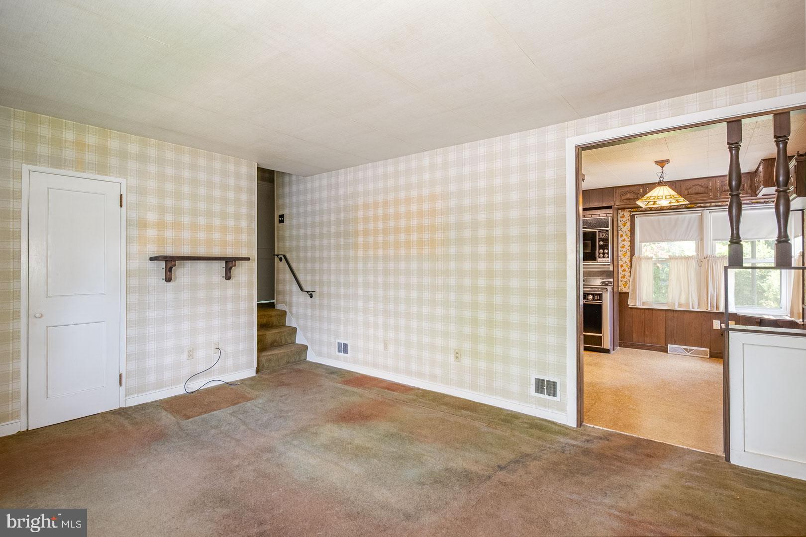 327 NEWPORT AVENUE