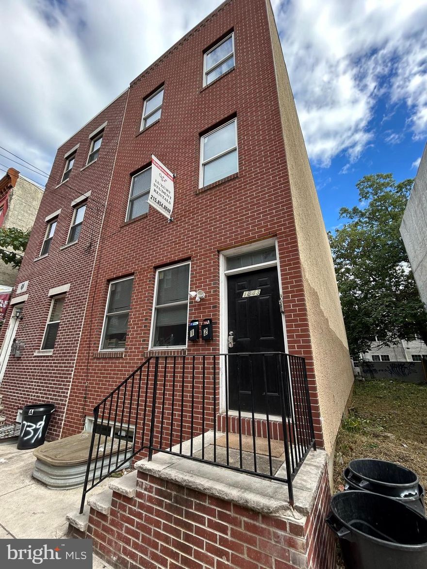 Location location location! This 8 bed 8 bath duplex is within the prime location of Temple University Student Housing!

This large and spacious building has two 4 bed/4 bath apartments.  Each apartment has keyless entry, private bathrooms, audio & visual doorbells, washer and dryer, full kitchen with dishwasher & other full size kitchen appliances, central heat & air (all electric), and large separate living room area!

Perfect layout and location for renting to college students! Very popular student area!