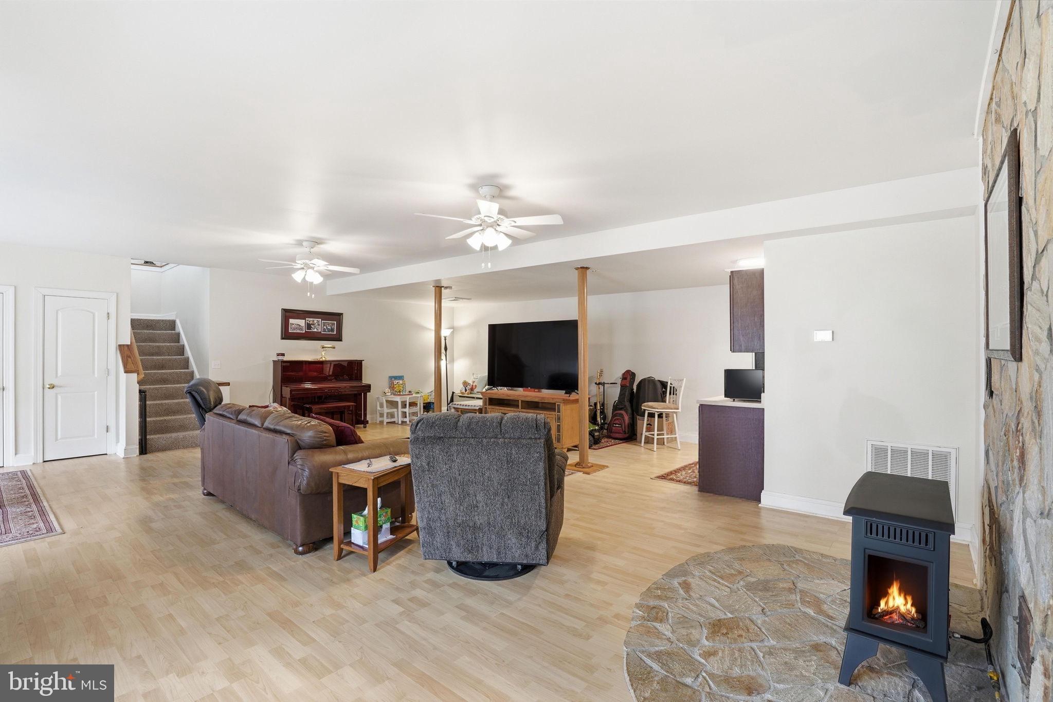 TARA WOODS - Residential