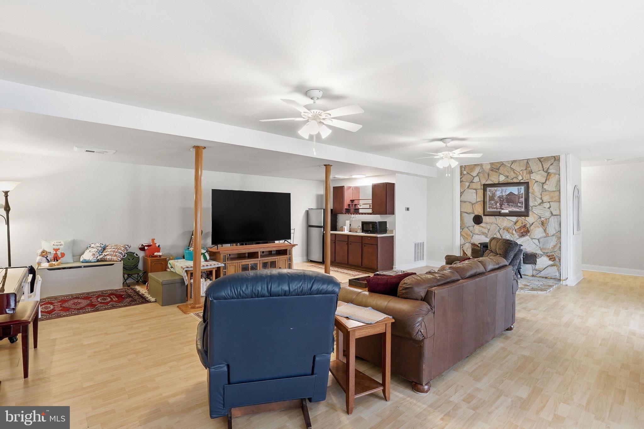 TARA WOODS - Residential