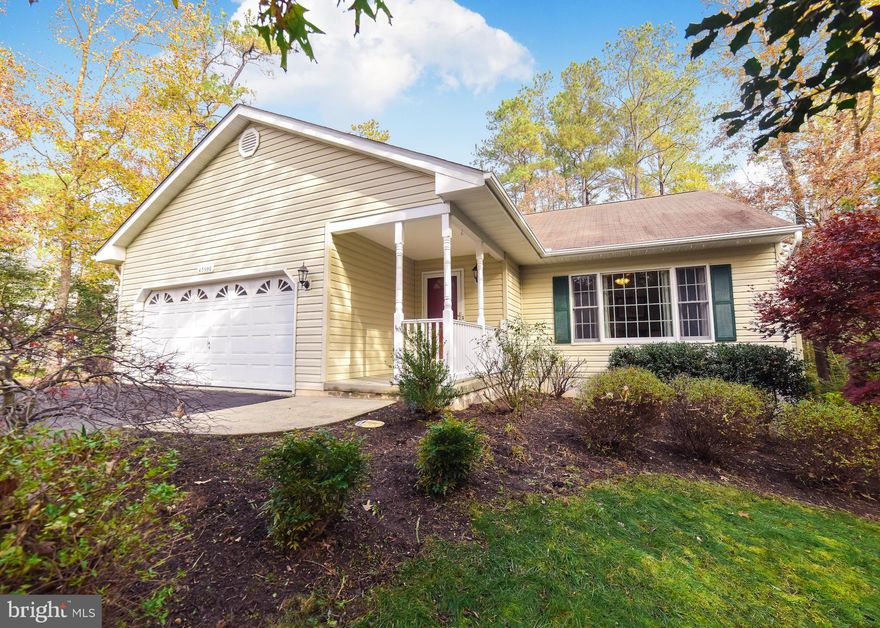 RARE FIND IN WILDEWOOD...SINGLE STORY ON A FULL FINISHED BASEMENT!!!  OPEN FLOOR PLAN FEATURES GLEAMING HARDWOOD FLOORS, GAS FIREPLACE IN THE LIVING ROOM, DINING ROOM, NEW GRANITE COUNTERS, DELUXE OWNER'S SUITE HAS UPDATED MASTER BATH WITH BEAUTIFUL TILE! TWO MORE BEDROOM AND A FULL BATH COMPLETE THE FIRST FLOOR. OPEN STAIRWAY TO WALK-OUT LEVEL BASEMENT WHICH FEATURES WIDE OPEN REC ROOM WITH BUILT-IN BAR FOR ENTERTAINING,  DEN/OFFICE OR 4TH BEDROOM, FULL BATH, LAUNDRY ROOM AND TONS OF STORAGE.  SPACIOUS TWO CAR GARAGE, COVERED FRONT PORCH, PATIO AND HUGE DECK.  NICE BACKYARD WITH PLAY EQUIPMENT AND OVERSIZED STORAGE SHED. LOT HAS MANY MATURE TREES FOR PRIVACY.  A GREAT BUY IN DESIRABLE WILDEWOOD NEIGHBORHOOD. POOL, TENNIS, CLUBHOUSE CAN BE AVAILABLE.