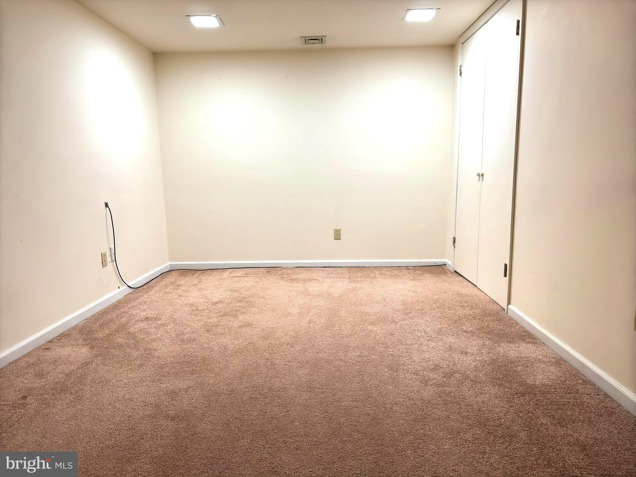 COUNTRY CLUB PARK - Residential