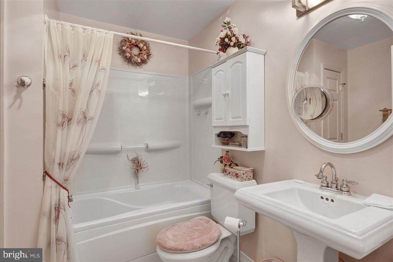 COUNTRY CLUB PARK - Residential