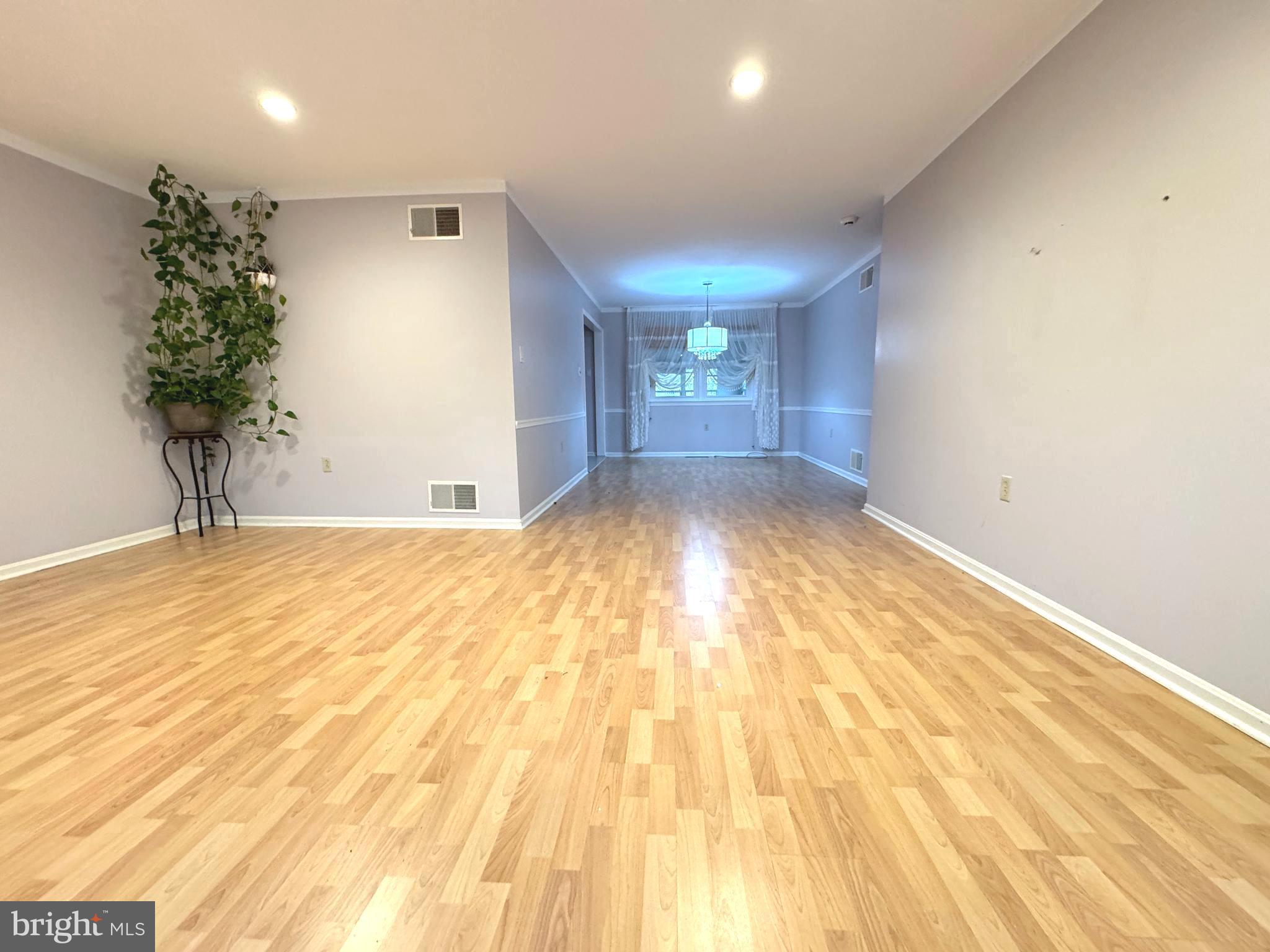 COUNTRY CLUB PARK - Residential